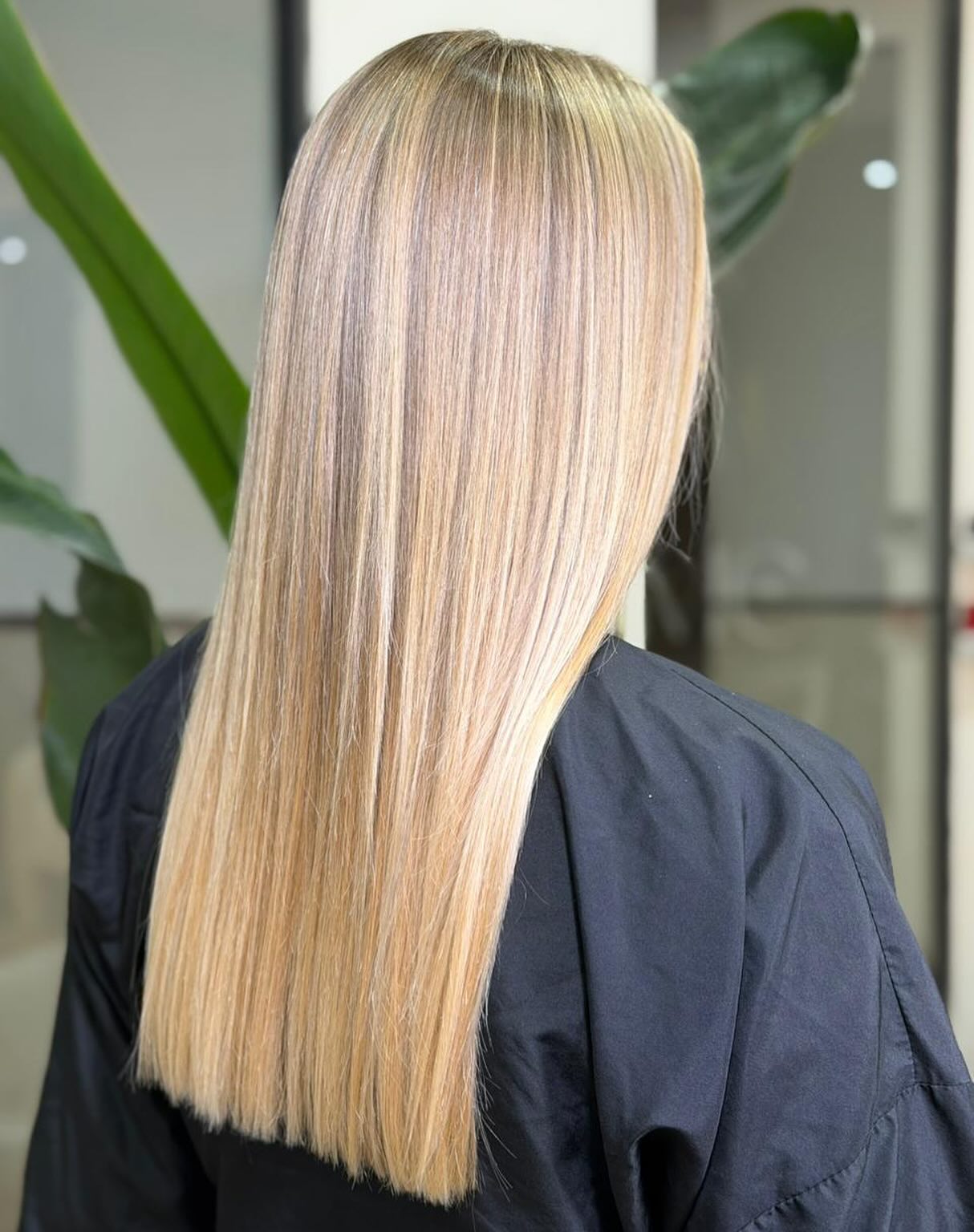 Highlights ✨
Hair by NuMes Anastasia
#BlondeHighlights #BlondeHair #HairHighlights #SunKissedHair #BeachBlonde #BlondeBalayage #BlondeVibes #HairGoals #HairInspo #SummerHair #BlondeLife #HairTransformation #FreshHair #GlossyHair #NaturalBlonde #GoldenBlonde #LightBlonde #HairStylistLife #SalonHair #PalmaDeMallorca #PalmaMallorca #PalmaHair #MallorcaHair #MallorcaVibes #MediterraneanBlonde #IslandHair ☀️✨