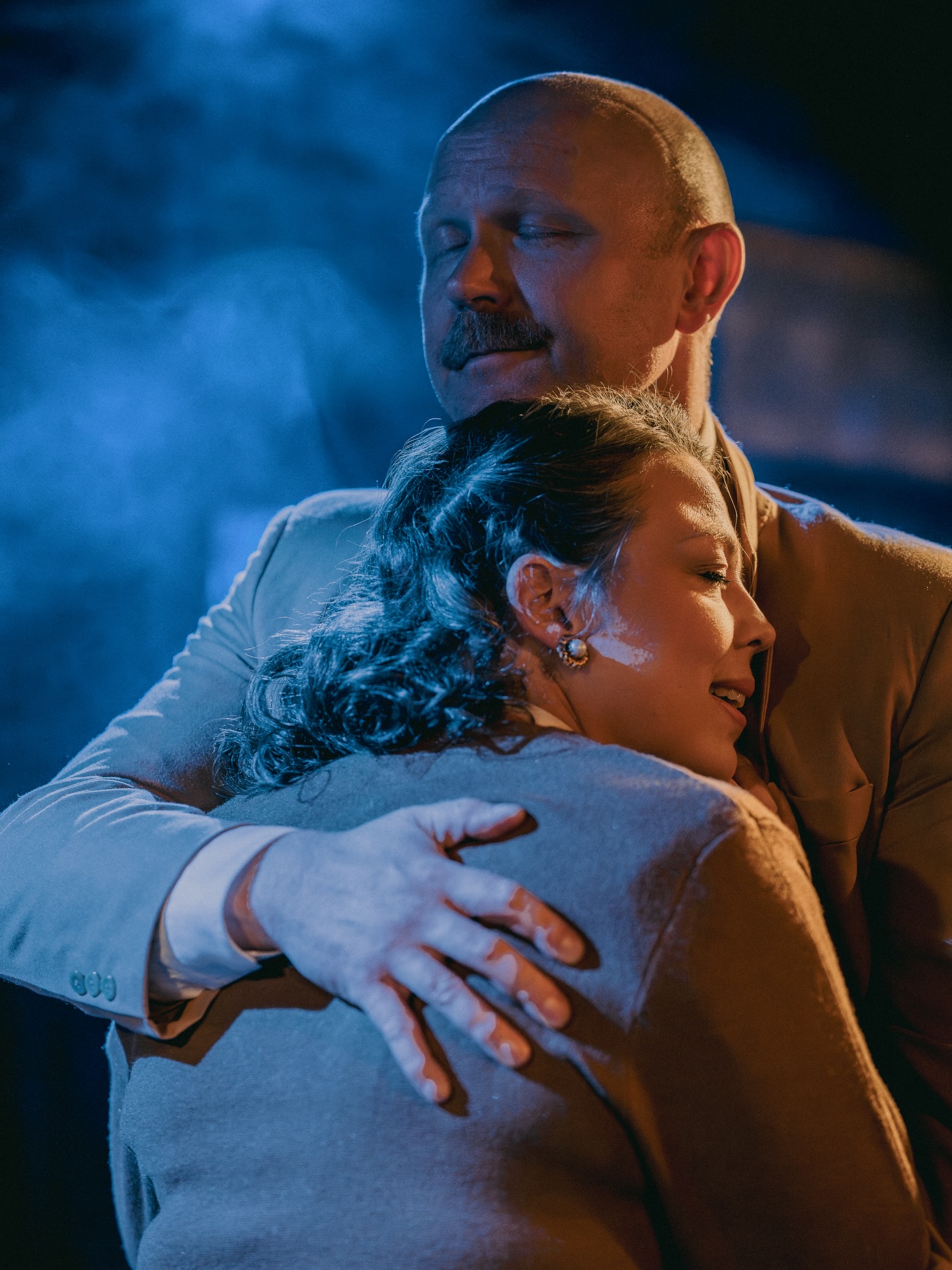 Idän pikajunan arvoituksen esitykseen la 7.2.2026 klo 17.00 on vapautunut lippuja.
Liput myynnissä Lippupisteessä.
Myös syksyn 2026 esityksiin on jo liput myynnissä.
Syksyn esityspäivät ovat:
to 12.11. klo 18.30
pe 13.11. klo 18.30
la 14.11. klo 17.00
to 19.11. klo 18.30
pe 20.11. klo 18.30
la 21.11. klo 17.00
su 22.11. klo 15.00
pe 27.11. klo 18.30
la 28.11. klo 17.00
su 29.11. klo 15.00
to 3.12. klo 18.30
pe 4.12. klo 18.30
to 10.12. klo 18.30
pe 11.12. klo 18.30
la 12.12. klo 17.00
Tervetuloa Järvenpään teatteriin!
#idänpikajunanarvoitus #agathachristie #järvenpäänteatteri #teatteri #tervetuloa
Kuva: Alex Fränti