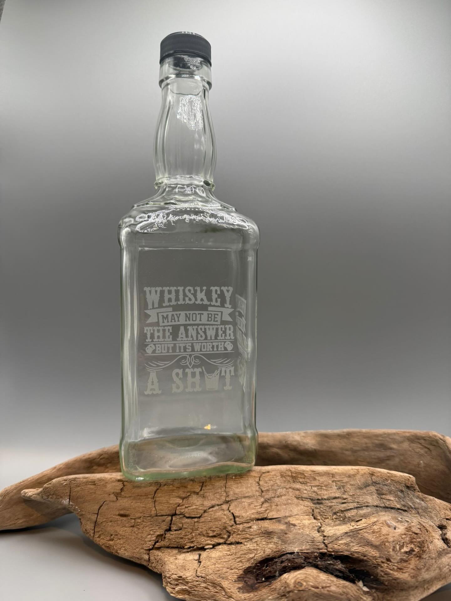 Personalisierte Flaschengravur 🤩
#Laser #jackdanielswhiskey