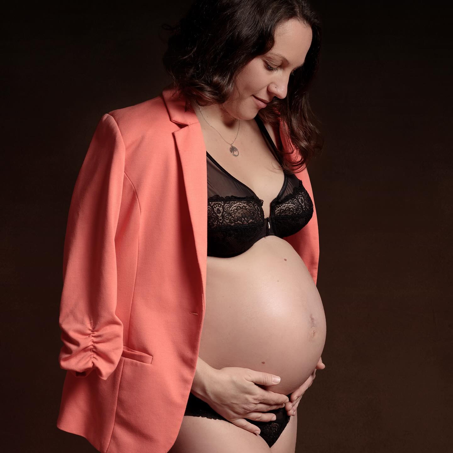 #seancegrossesse#photographegrossesse#grossesse#maternite#maternityphotography#maternitysession#maternityphotographer#saison2022#photography#photographer#celinechoisnetphotographie#photographealencon#photographesarthe#photographemayenne