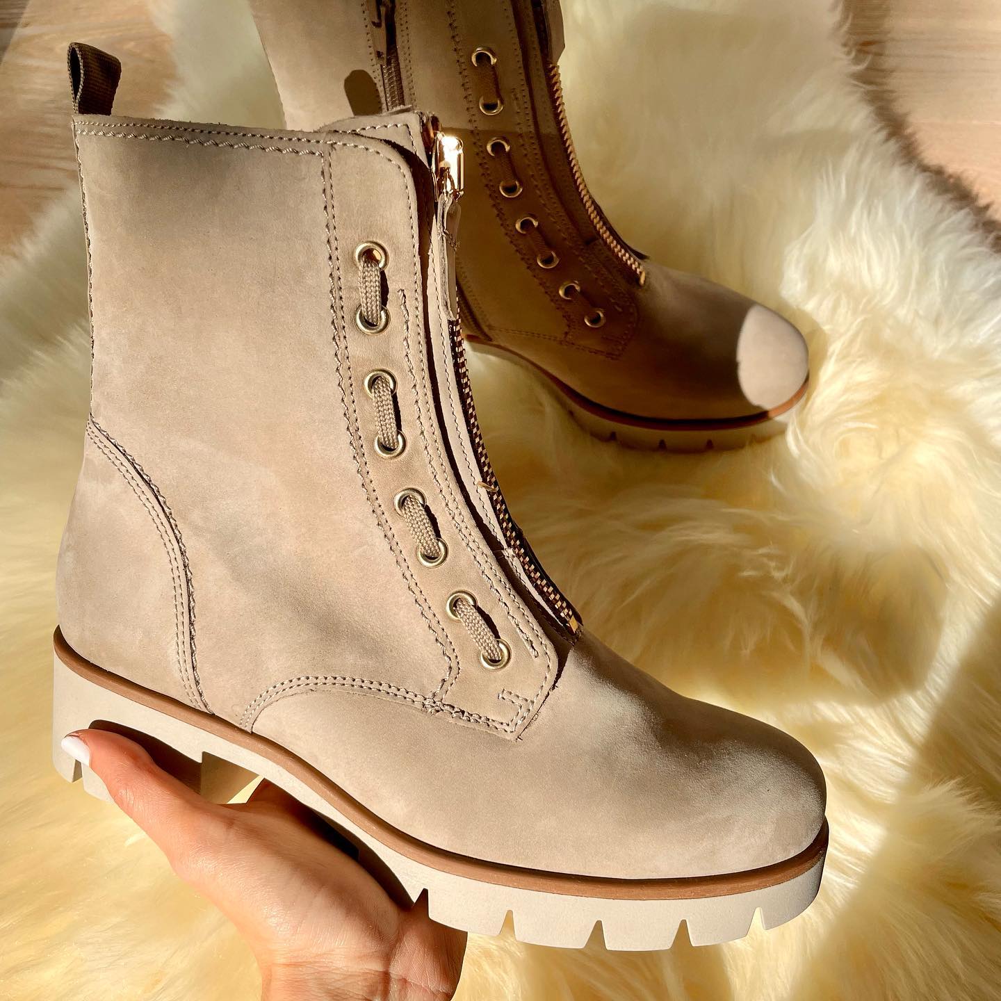 🍁Gabor Stiefeletten in beige 🍂
#herbstoutfit #erding #freising #gaborshoes #herbststiefel #ootd