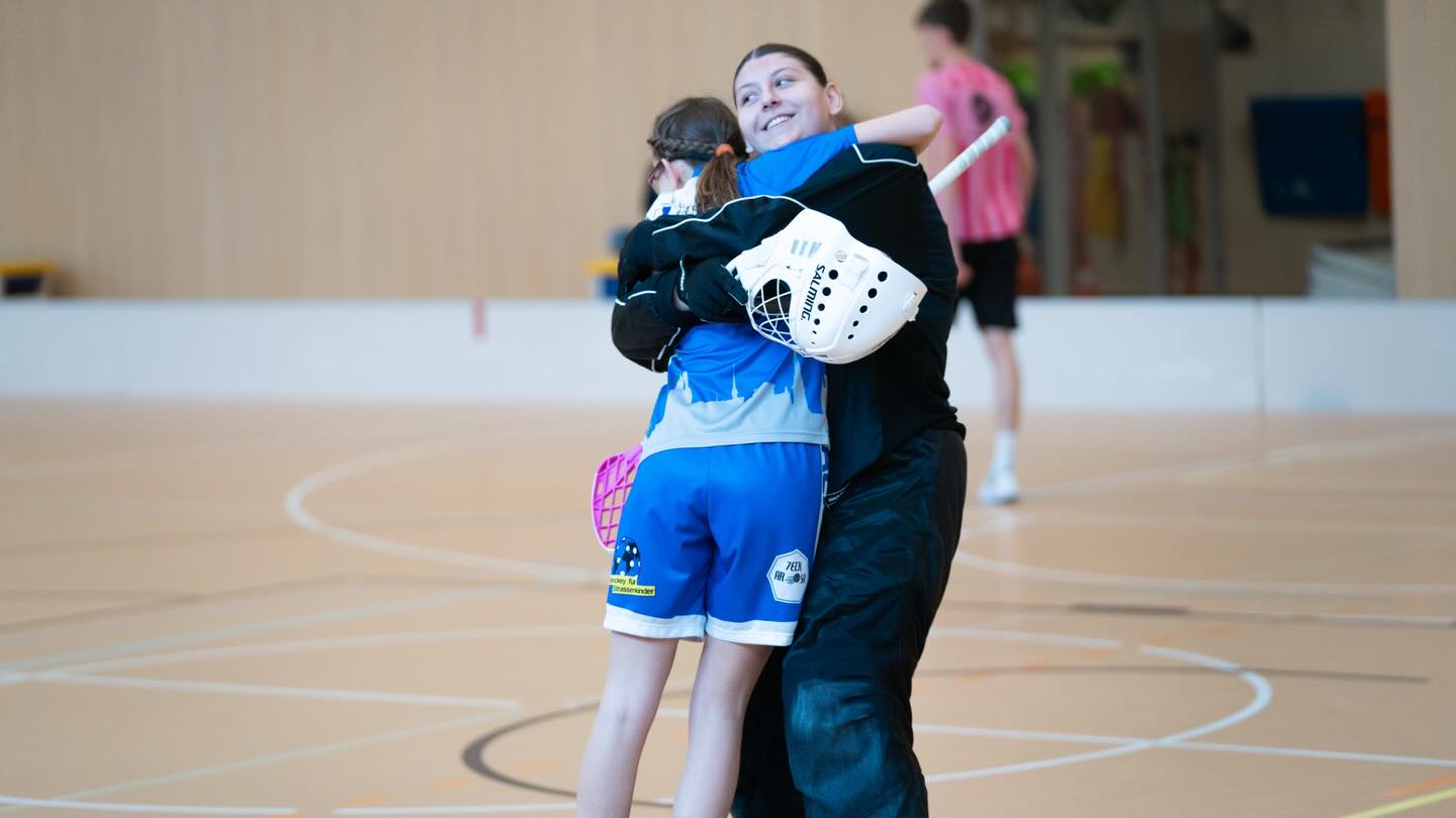 Fotorückblick unserer U17🦁
🔵⚪️
Vergangenes Wochenende feierte das Team zwei tolle Heimsiege!🤩
🔵⚪️
📸: @n.rechberger
🔵⚪️
#lioness #swissunihockey #floorball #schweiz #juniorinnen