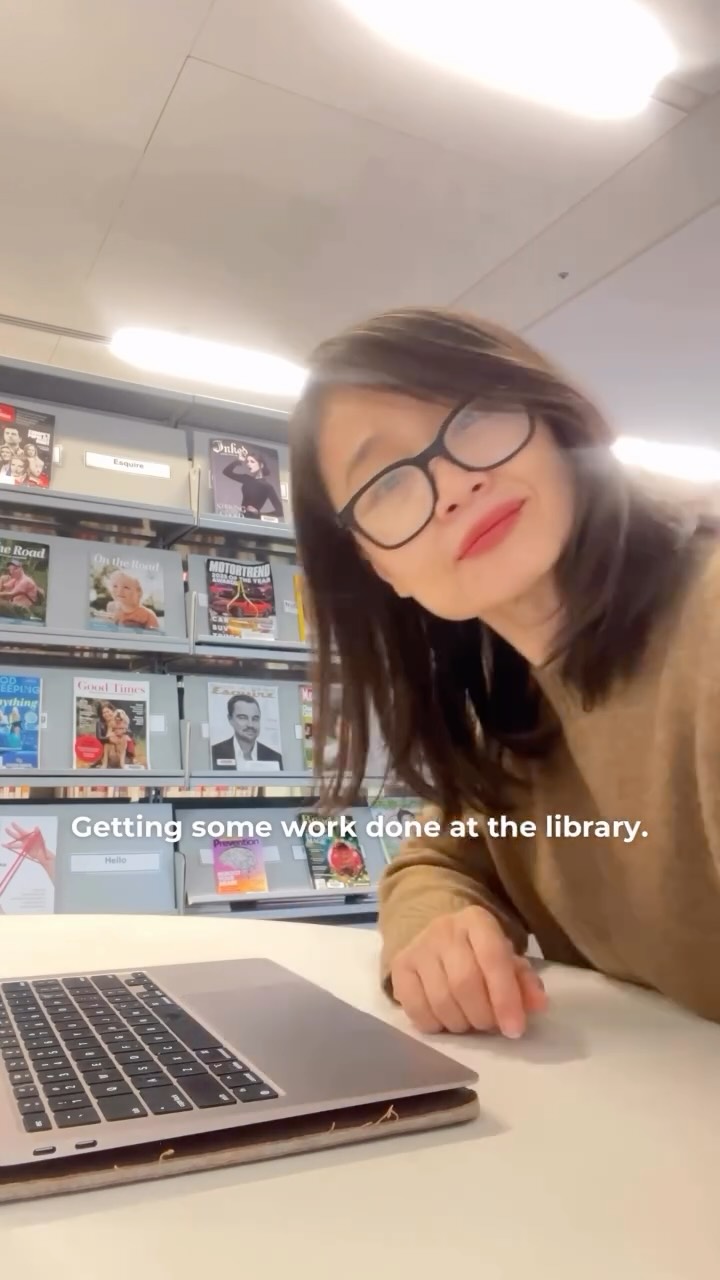 🎥 Welcome to Stouffville Story: A Local Realtor’s Bi-Weekly Journal 캐나다 부동산 중개인 브이로그 01.25.26
Over the past two weeks, life moved quietly.
I spent many days at the leisure center — reading, working at the @stouffville_library, exercising at the gym @stouffville, and enjoying Anthony Gebrehiwot’s art at @latchamartcentre. I was surprised by how many residents use our leisure center. The place felt lively and full of people.
At home, I focused on being present while cooking. In between everyday errands, I picked up my daughter’s Korean passport — my heartfelt gift for her.
Nothing big happened.
No highlight reel.
Just days unfolding at their own pace.
How has your cold winter been?
지난 2주 동안, 삶은 조용히 흘러갔어요.
여러 날을 레저 센터에서 보냈어요 —
도서관에서 책을 읽고 일을 하며,
헬스장에서 운동도 하고,
Latcham Gallery에서 예술을 즐기기도 했어요.
생각보다 많은 주민들이 이 레저 센터를 이용하고 있다는 게 인상적이었어요. 사람들로 가득 차 있어 공간이 무척 활기차게 느껴졌습니다.
집에서는 요리를 하며 지금 이 순간에 집중하려고 했고, 일상의 작은 일정 사이에서 딸의 한국 여권도 픽업했어요.
큰 일은 없었어요.
하이라이트도 없었고요.
그저 하루하루가 자기 속도로 흘러갔을 뿐이에요.
여러분의 추운 겨울은 어떻게 지나가고 있나요?
Guiding confident real estate decisions through clarity and market insight.
Turning complexity into clarity.
Clarity builds confident action.
Hoejin Wang | Hoejin Homes
RE/MAX All-Stars Realty Inc.
Stouffville & York Region REALTOR®
📱 | DM Hoejin
📞 | 416.892.3511
📧 | hoejinhomes@gmail.com
💻 | hoejinhomes.com
#stouffville
#stouffvillerealtor
#stouffvillerealestate
#yorkregionrealtor
#homebuyingguide