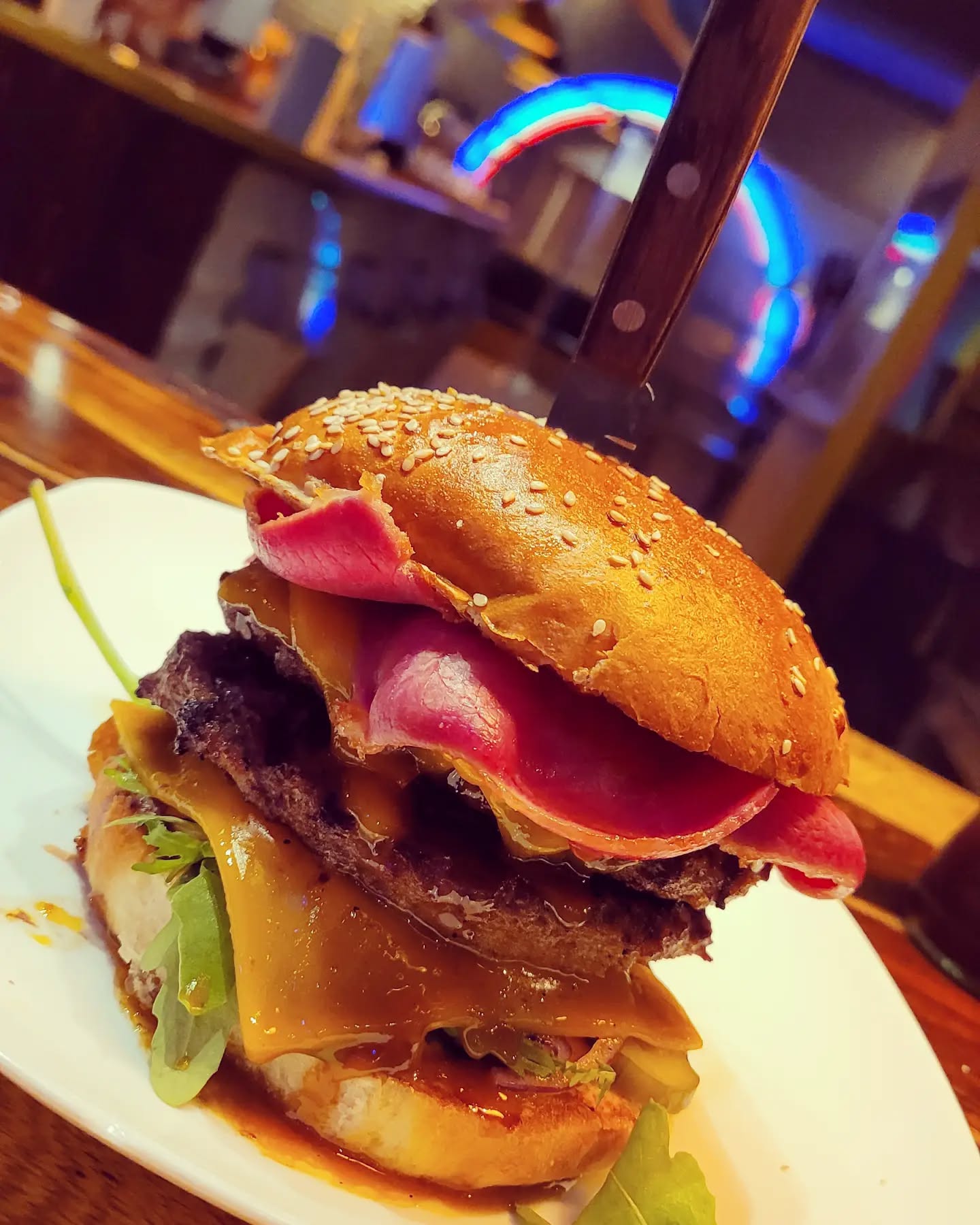 After-Work-Burger... die Ruhe nach dem Sturm #tastemyburger #burger #munich #bestburgerintown #burgerlove #restaurant