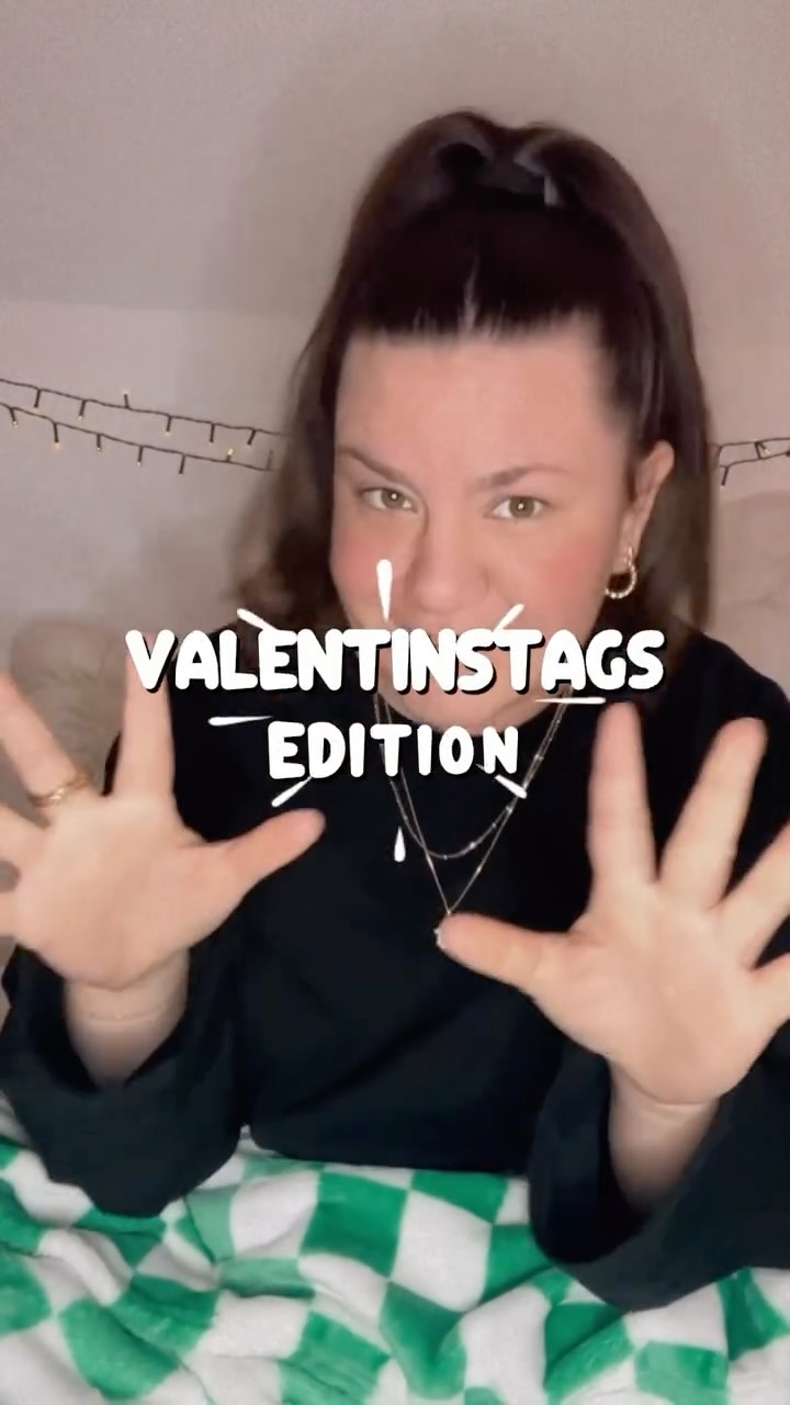 Valentinstag 🤝 Karneval 🤝 Datingparty
Wir freuen uns MEGA auf unsere Valentine‘s Karnevalsparty am 13.02. mit @onkellio an den Decks, mit leckerstem Food von @rheincurry und den besten Drinks der @klonkkduesseldorf Crew 🙂↕️❤️🔥
Sei unbedingt dabei, es sind nach 2 Tagen schon 44 Tickets weg 🏃♂️🏃♀️💨 Better fast than sorry! Tikks gibts wie immer über die Bio 🔗 Wir freuen uns auf euch!
#düsseldorf #karneval #wasgehtindüsseldorf #neueleutekennenlernen #offlinedating