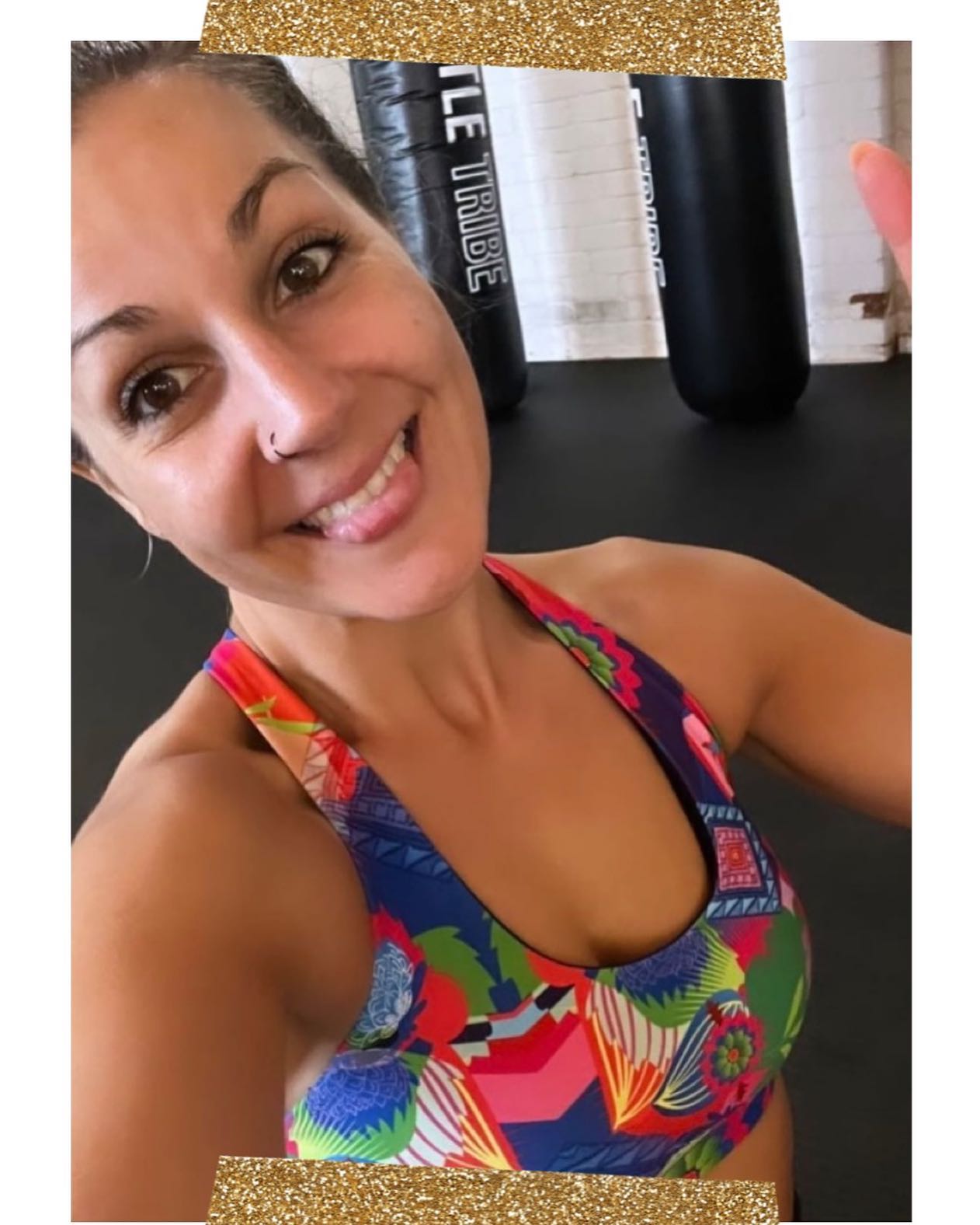 Gorgeous @ez_hustle_tribe_ @hustle_tribe_gym rocking our Thalia crop top in one of her boxing 🥊 sessions 💪🏻🙌 Shop Now at her studio @hustle_tribe_gym or online~Up to 70% OFF 🤗 @vidaactiv_apparel @drfabiola.chiro
www.vidaactiv.com.au
.
.
.
.
.
.
.*Limited stock
#activewear #zumbadance #vidaactiv #croptop #leggings #sportswear #gymwear #crossfit #boldandbeautiful #brightcolors #gymgear #dance #crossfit #afterpayavailable #shopnow #shopnowonline #shopnowpaylater #sportswear #keepmoving #staystrong #bikinicompetition #bodybuilding #fit #buynow