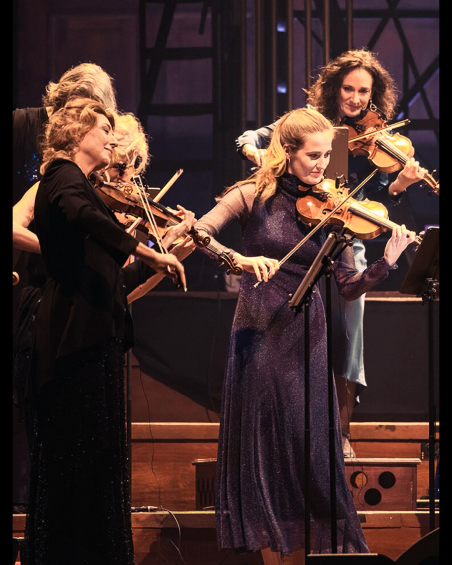 A great start of 2026, leading the 2nd violins of @amsterdam_sinfonietta while we were on tour with @mariamena_official 🎻❤️ Traveling through the Netherlands with great music and kind and talented collegues (shout out to bassist @grudes, drummer @willemvanderkrabben and pianist @jacobus_den_herder), how lucky am I?! #music #musica #violin #violinist #touring