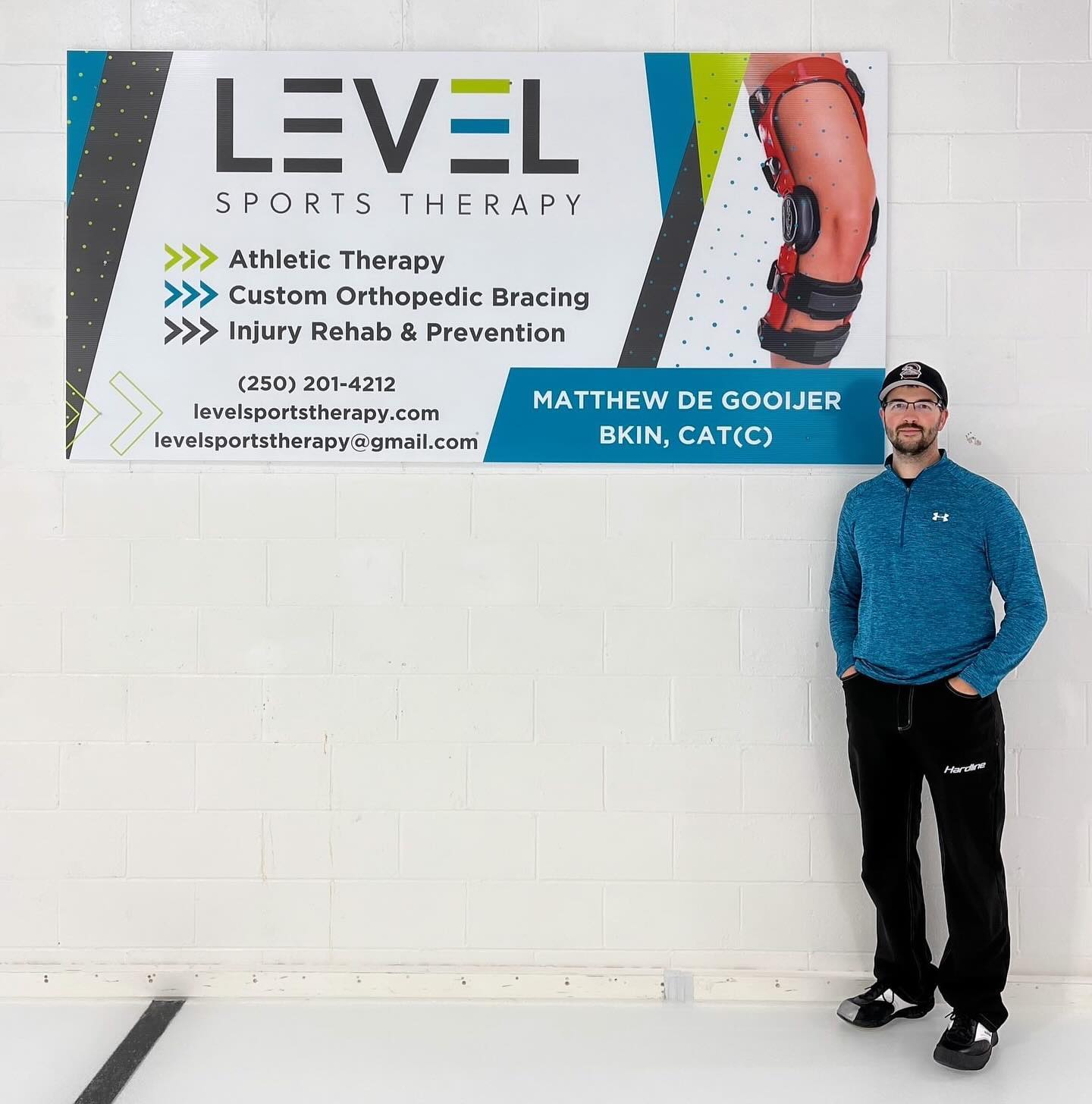 You will often find Matt at the Campbell River Curling Club and now you can find his new sign on the wall there! He is proud to support curling and the athletes of Campbell River!
Matt is accepting new clients for Athletic Therapy and custom orthopedic bracing. Book your session in at levelsportstherapy.com