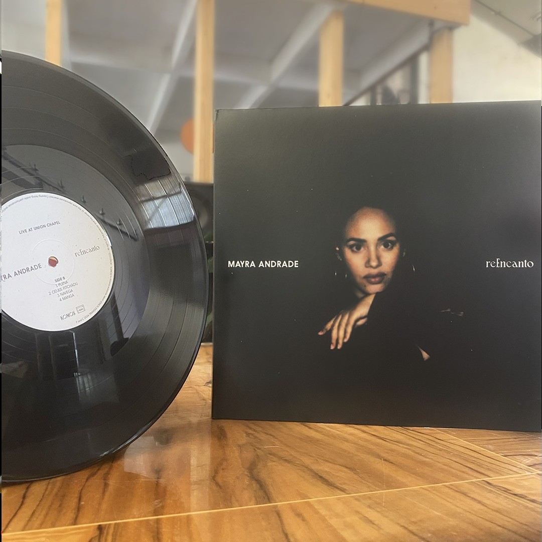 What an honour for us to have pressed this magnificent record by @mayraandradeofficial in our factory in Marciac, France, and thank you @komos_records for trusting Garcia and Co.
#vinyl #record #pressedinmarciac #vinylpressing #marciac #mayraandrade #reencanto