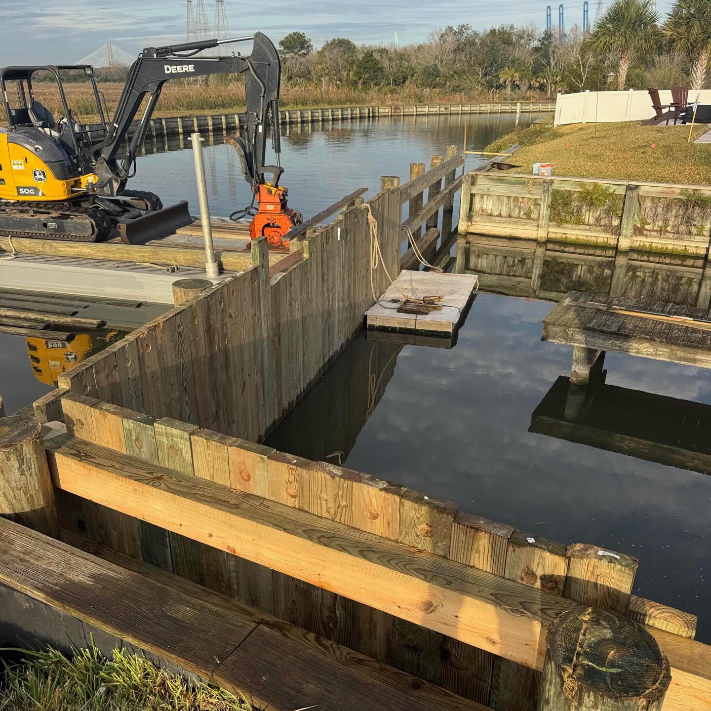 Progress update on the seawall installation. Building board by board. We will share more soon 👀
#FortCaroline #seawall #marineconstruction #progresspic