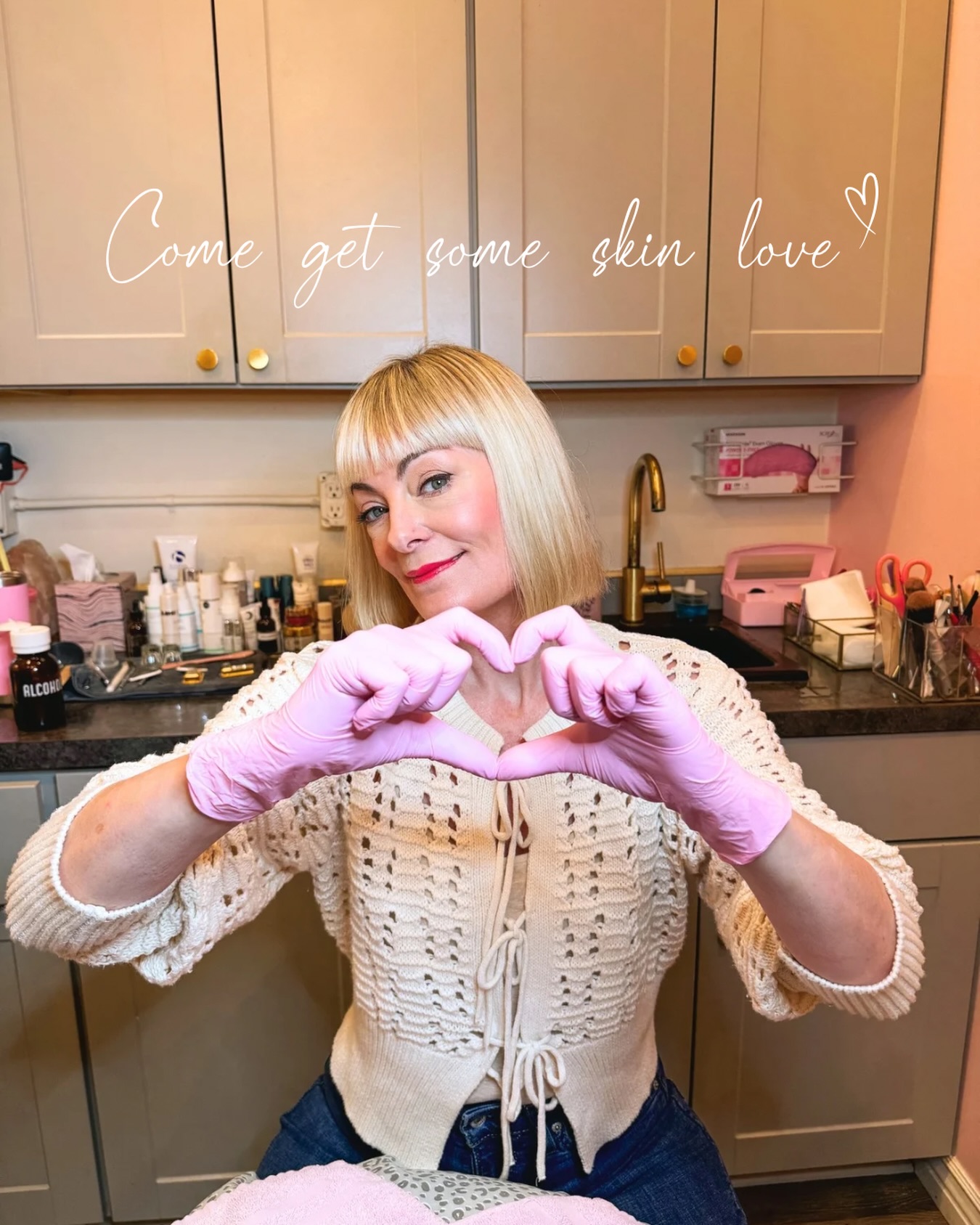 At kk we LOVE your skin
Come see us in February for a little skin love โค๏ธ
#denvermedspa #denverfacials #denvercolorado #denveresthetician #glowingskintips