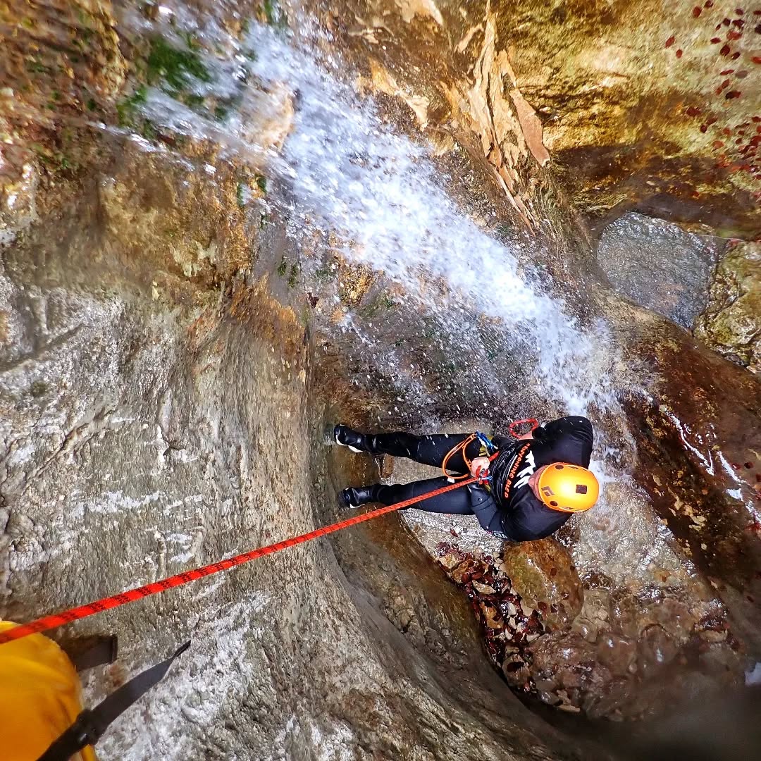 We are up and running🤘.
Join us in the natural water parks around Bled and Bohinj.
.
.
#canyoning #nature #barranquismo #adventure #canyon #canyoneering #pictures #instagram #hiking #travel #waterfall #rapel #aventura #climbing #a #monta #canyoningphotography #rafting #torrentismo #mountain #outdoor #mountains #canionismo #trekking #rappel #explore #gopro #canyoningguide #abseiling #petzl