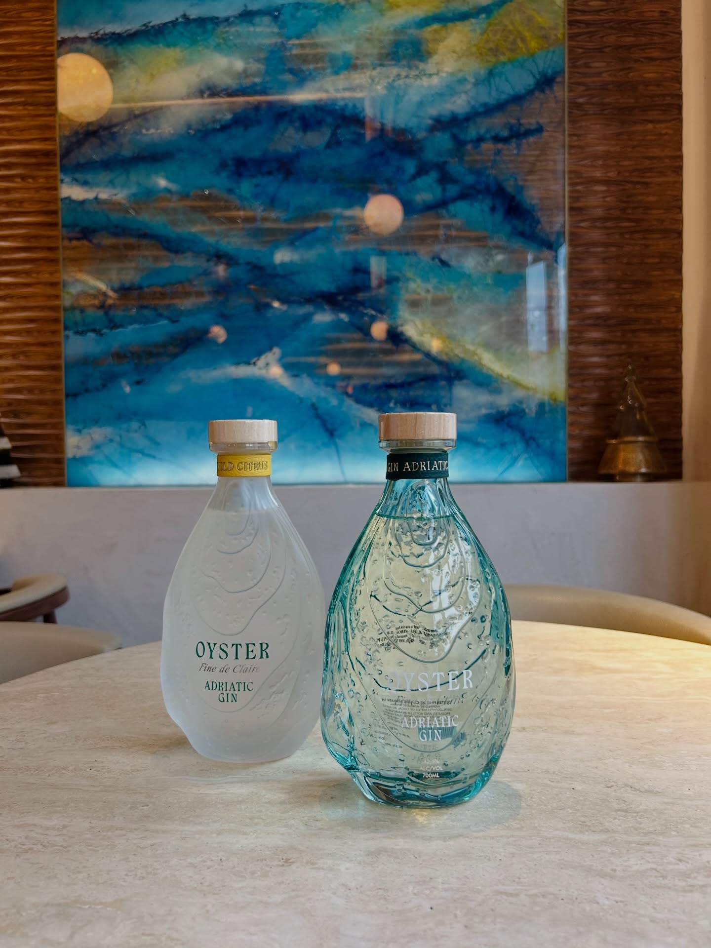 The perfect pairing doesn’t need to shout, it just needs to taste unforgettable 🦪🍸
Fresh oysters, shucked right in front of your guests, paired with a @oyster_gin Martini cocktails for the ultimate sea + spirit moment.
Luxury is in the details: pristine produce, chilled martinis, and a roaming experience that turns every sip (and every bite) into a conversation.
#oysters #oystergin #ginmartini #festive #luxury