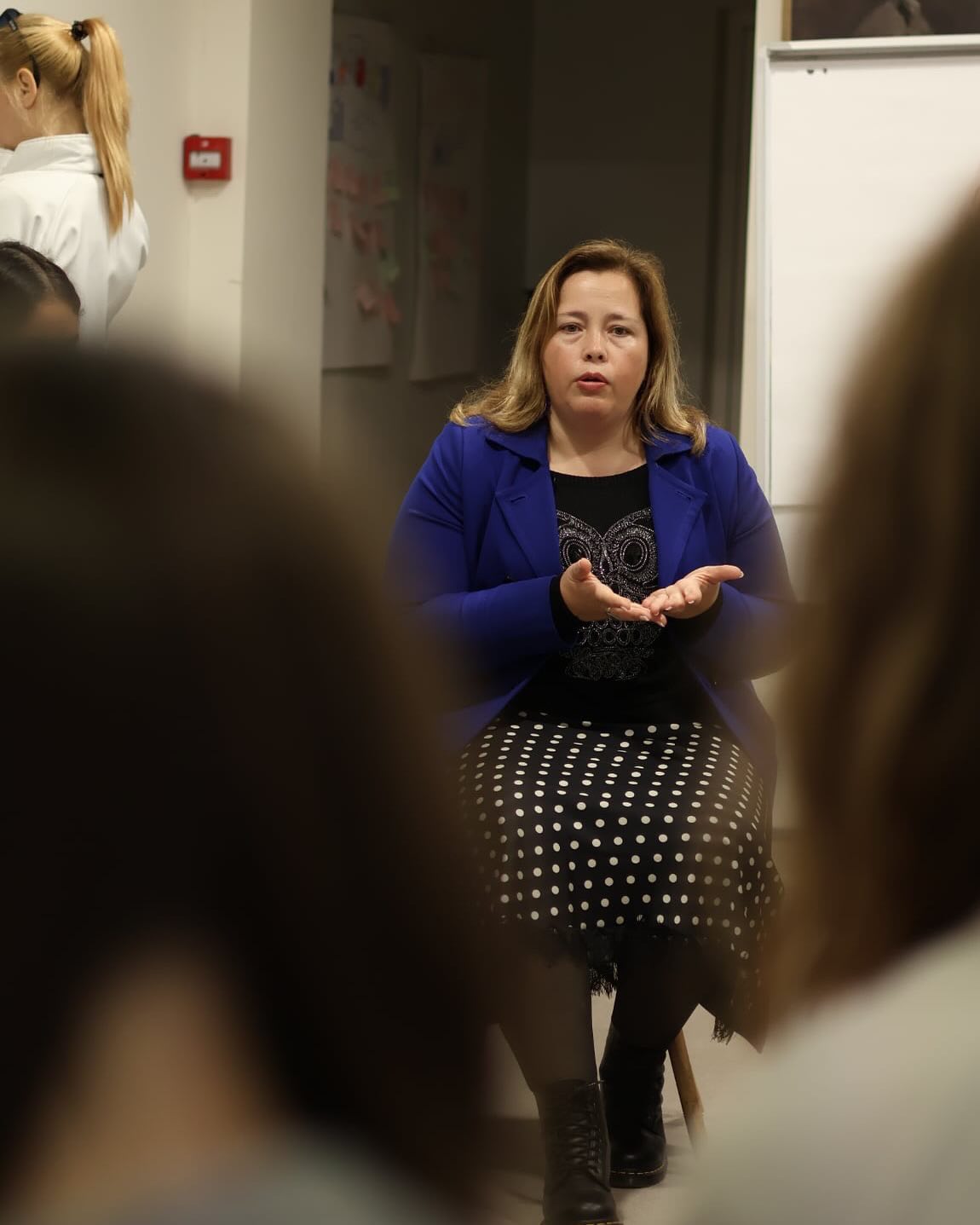 Fake or true? As part of our youth exchange “FAKE outLAB “ we explored how media creates fake narratives — and we started with one hot topic: feminism.
Let’s check some common stereotypes:
❌ Only women can be feminists
❌ Being a feminist means believing women are superior to men
❌ Feminism is against family and traditions
During our “hard talk” session with Joana Martins @joanamvmartins UMAR Madeira @umar_madeira we unpacked these myths, discussed media manipulation, and learned how stereotypes are built — and how to break them.
Because fighting fake news also means fighting fake ideas about people. 💬✨
Project: FAKE outLAB – Youth Exchange-2025-1-PT02-KA151-YOU-000296954, funded by Portuguese NA Erasmus+ @erasmusmaisja #artemassociation #artemassociationmadeira #fakeoutlab #feminismandmedia #medialiteracy #arthubmadeira #eramusmais #erasmuslife🌍 #erasmusplus