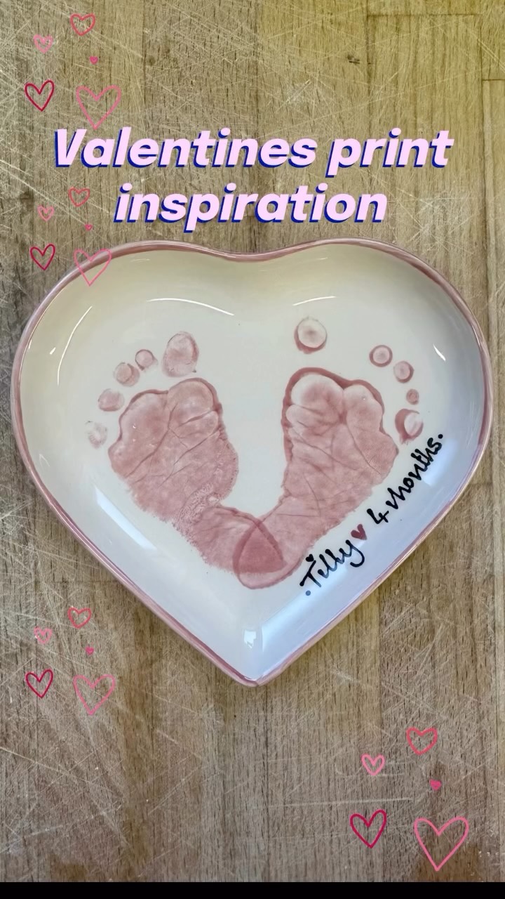 Tiny prints. Big Valentine vibes šBetter gift to give than chocolates!
All the little details are just too cute š„¹
@thetwomugs - Tuesday 3rd February - Last chance to ensure turn around for Valentineās Day.āØ#valentines #solihull #solihullmums #babyprints #pyop