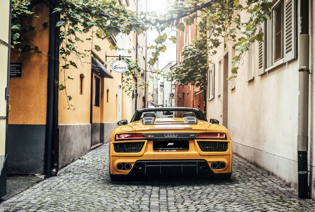 Amazing shot #Audi #AudiR8 #R8 #sportscars #lifestyle #luxury #petrolhead #car #automotive #photography