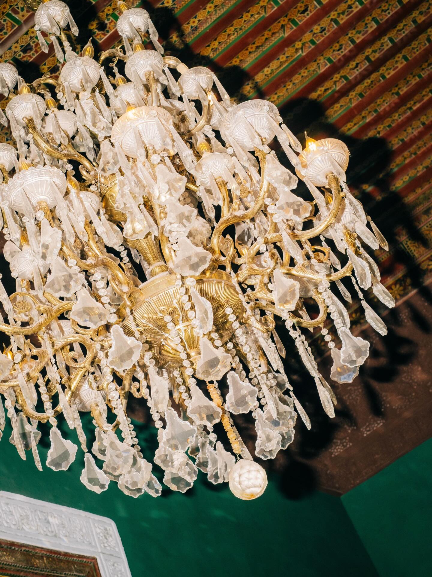 Long before this was a Sanctuary of Gastronomy, these stones were the heartbeat of the Palais Slimani.
In the 19th century, this patio was the private theater for Marrakech’s most prestigious celebrations nights ✨ of royal banquets and the scent of orange blossom.
These walls have witnessed secret meetings, legendary festivities, and alliances that shaped the city.
Today, that same soul remains. 💫
📷 @veronika_kha
