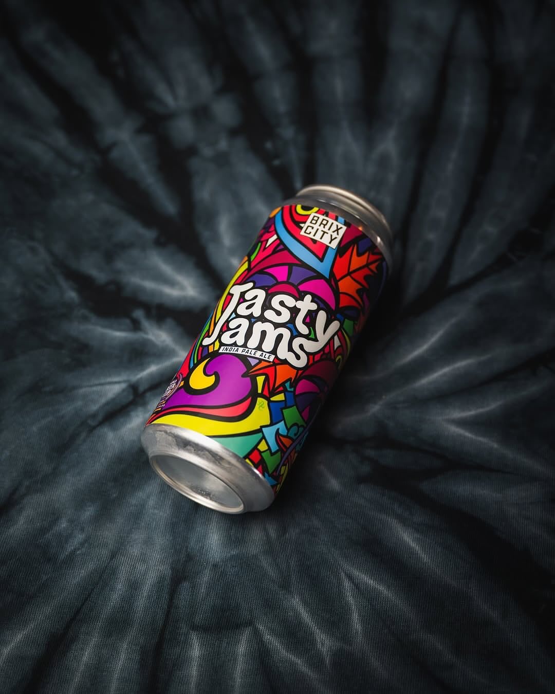 Now available via our distribution partners:
This is the track that put us on the map. As a 2022 @worldbeercup medal winner and one of the original beers that have defined our brewery, Tasty Jams is a modern classic. While we have ever so slightly tweaked and improved the recipe over the years to keep things fresh, the core of this beer always remains the same…
Built on a foundation of oats and wheat, this 6.5% NE style IPA provides a soft, pillowy mouthfeel that lets the hops take center stage. We Double Dry Hop it with an irresistible combo of Citra and Mosaic, unlocking a vibrant spectrum of fruit. Pouring a bright straw-yellow, the glass overflows with aromas of ripe pineapple and luscious orange creamsicle. On the sip, look for that signature Mosaic “big blueberry” note, leading into a clean, bright, and zesty finish that keeps you coming back for more again and again.