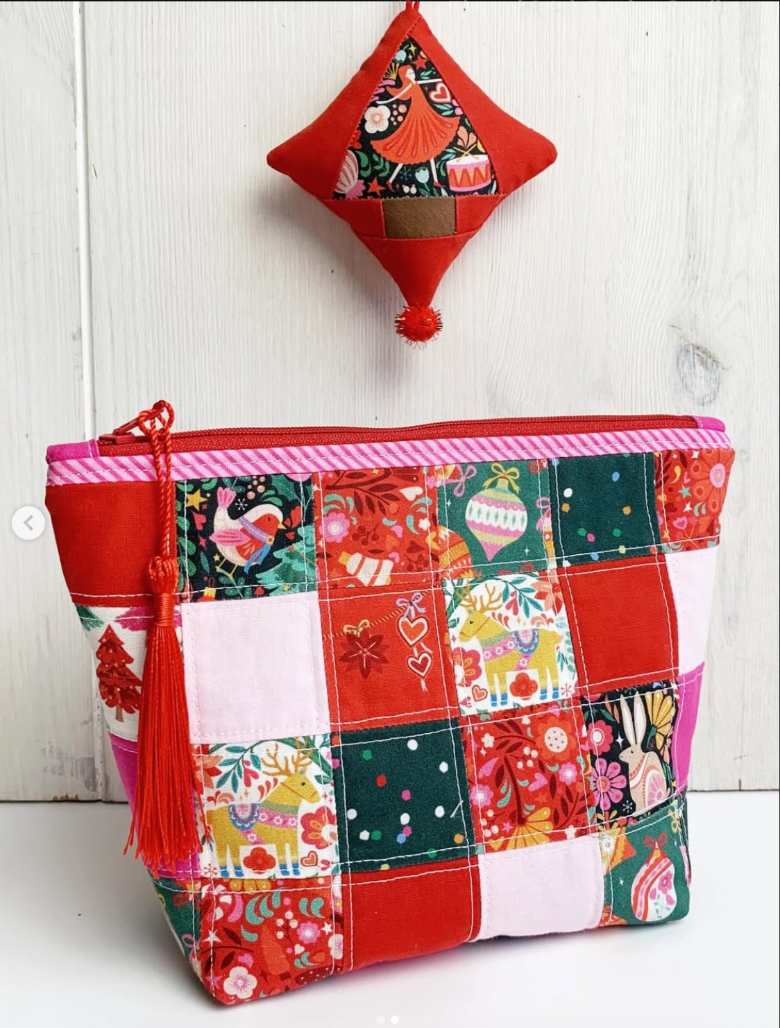 🌟Catching up on some love 💫 These beautiful bags were made by very talented @joejuneandmae using my Deck the Halls collection by @threadandink.design 😍.
So happy to finally share them!❤️
.
.
#quiltingproject #craftlovers #surfacepatterns #christmaspattern #licensingartist