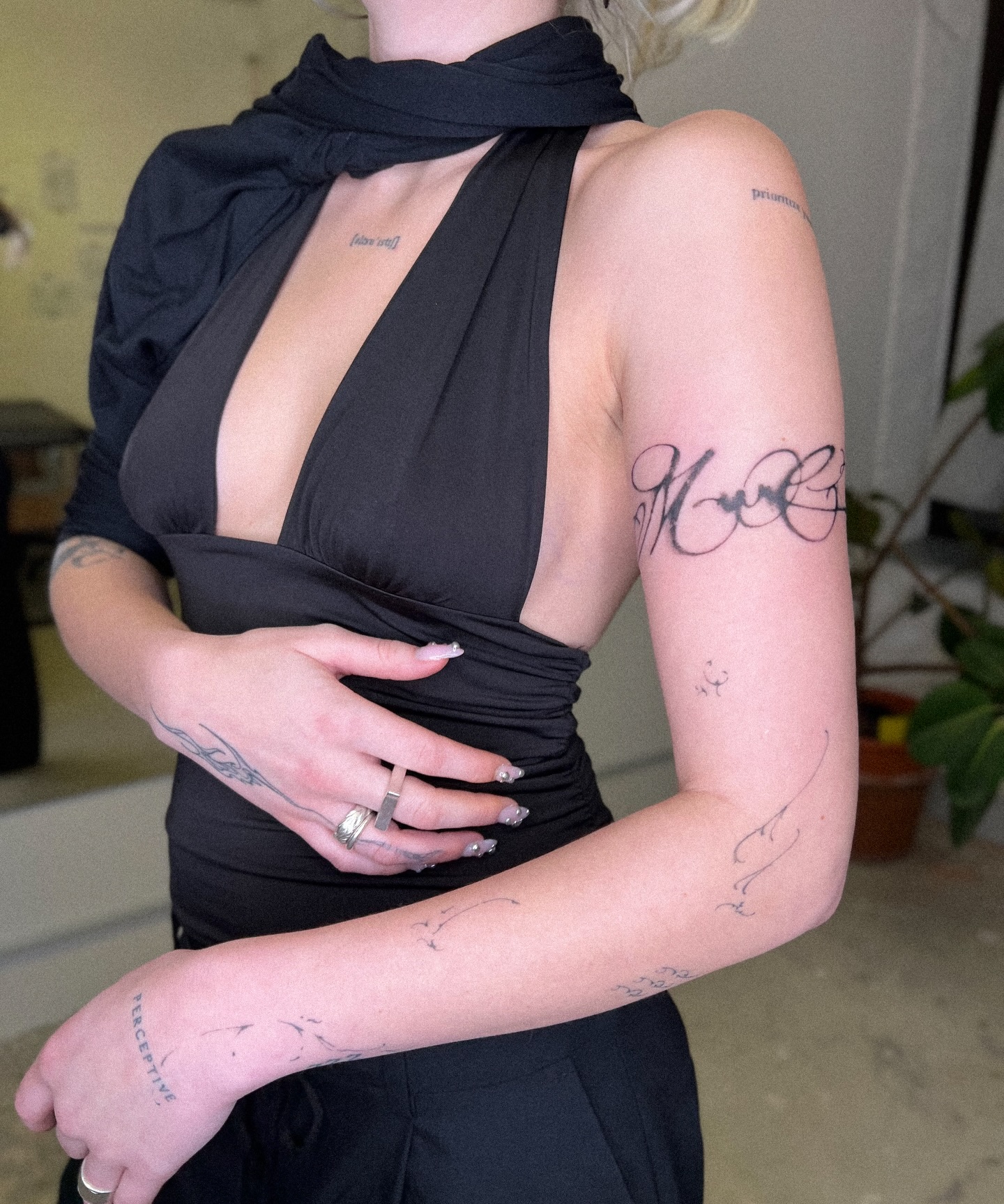 Iam absolutely in love with this, thanks to Lizzy 💫🫶
Let me do more letterings like this please 🥹
•
#leipzig #leipzigtattooartist #leipzigtattoo #tattoo #ink