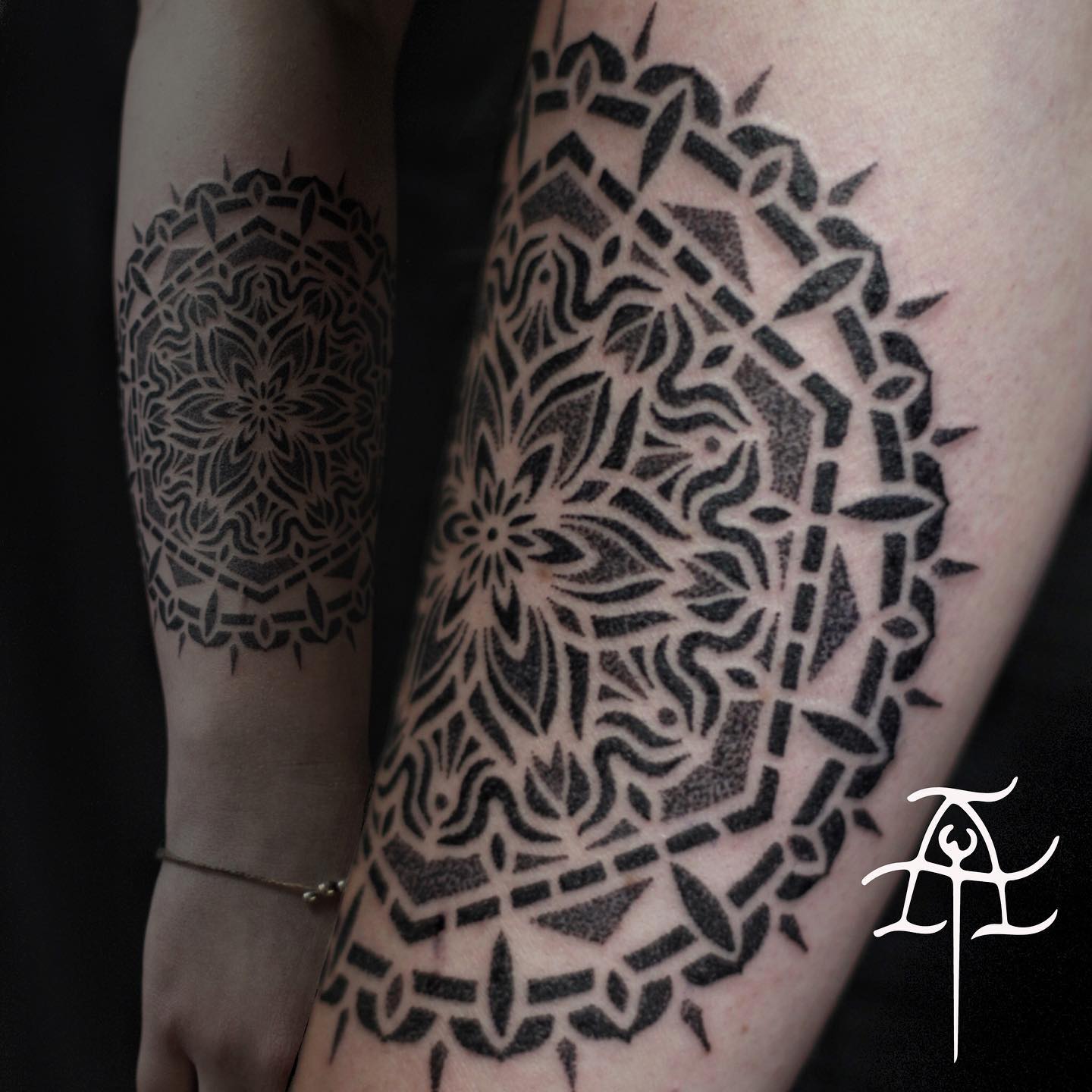 One from earlier #visalia #tulare #lemoore #fresno #tularetattoo #tzedakahatelier #visaliatattoos #fresnotattoos #aaronleroi #tattoo #blackwork #dotwork #lemoore #mandala #mandalatattoo #mandaladesign #mandalaart #mandaladrawing #dotworkmandala #dotworktattoo #blacktattooart #geometrictattoo
