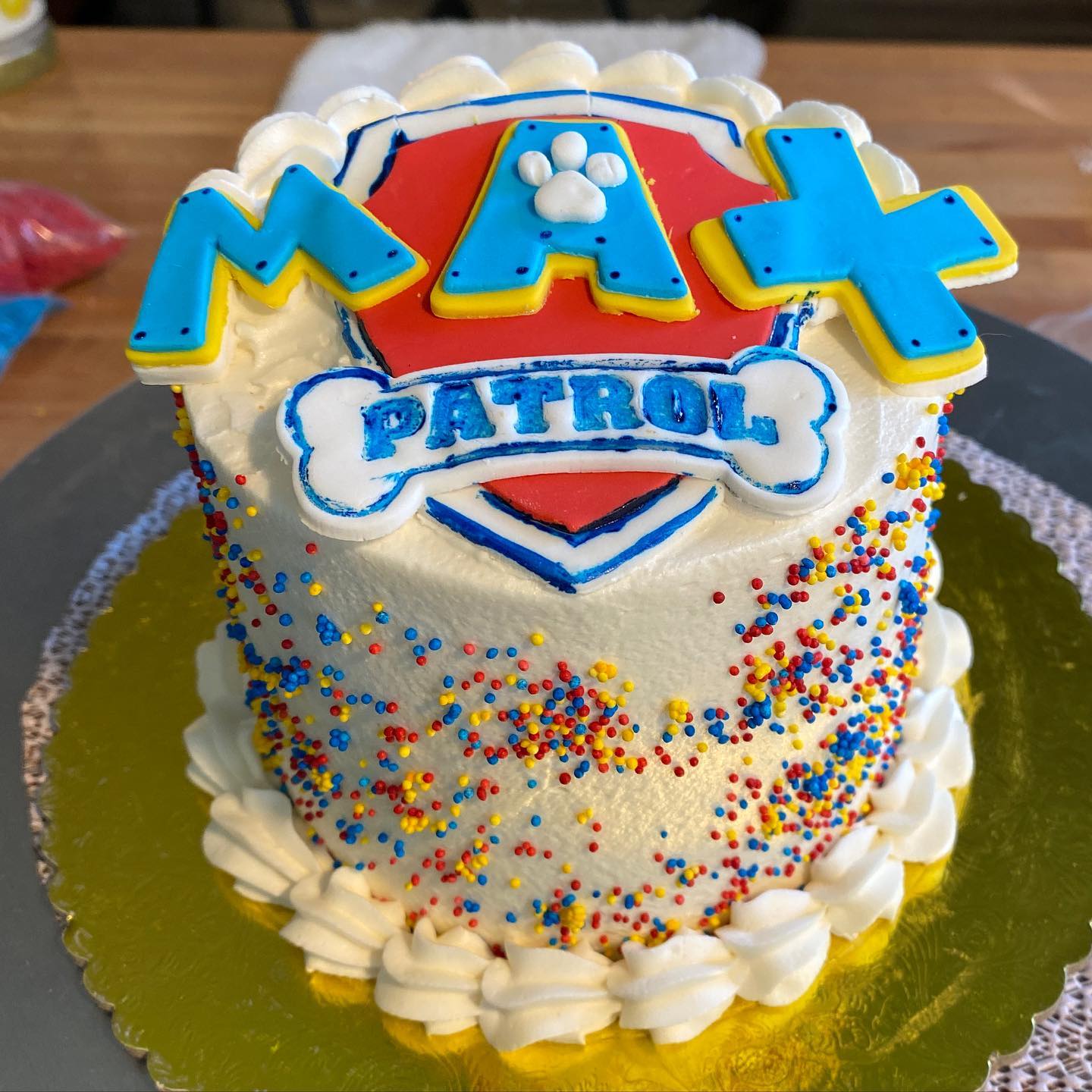 Just a quick in progress shot from a few weeks ago.
#pawpatrolparty #pawpatrolcake #cake #cakesofinstagram #smashcake