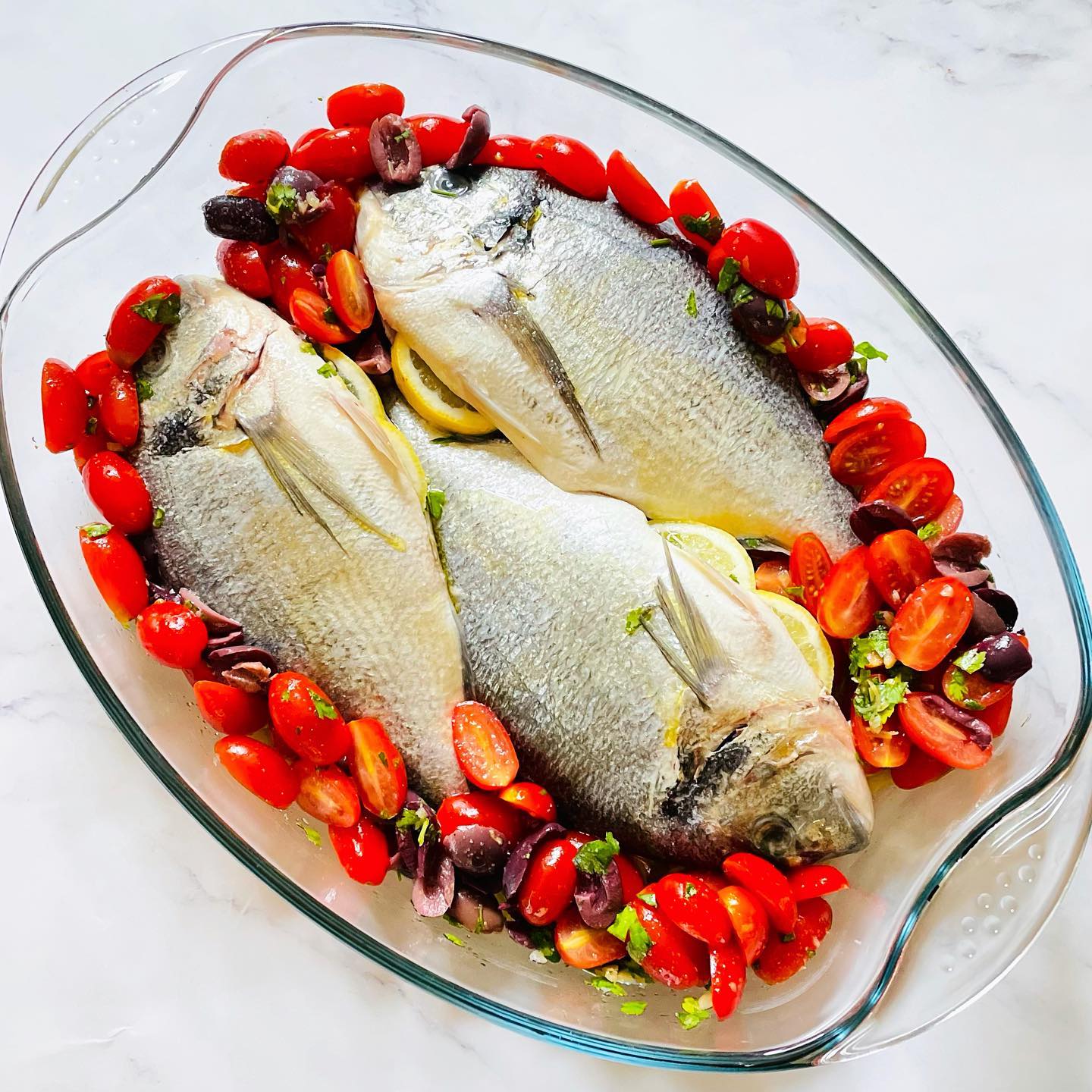 Sea Bream with Lemon, Cherry Tomatoes, Kalamata Olives & Coriander
Such a tasty & healthy meal 😋
#meatlessmeals #healthyfood #tasty #fishdish #yummy #mediterraneanfood #easyrepices #koshercateringlondon #londonkoshercaterer