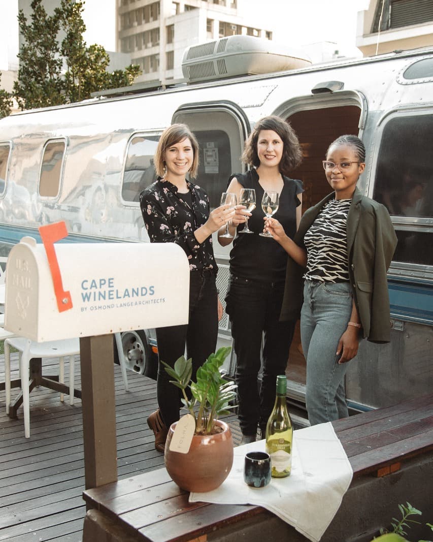 It’s been an exciting two weeks of revamping and it brings us great pleasure to announce that we’re getting close to the unveiling of the newly renovated rooftop Airstream Trailers at the iconic Grand Daddy Boutique Hotel – the only design Rooftop Airstream Trailer Park in the world!
Keep tuned to our social media platforms as we get ready to reveal the newly renovated Cape Winelands Trailer!
📸 : @megant_images
#decorexafrica #designtrail #granddaddyhotel #granddaddyrevamp #interiordesign #decor #designtrailcapetown #decorex