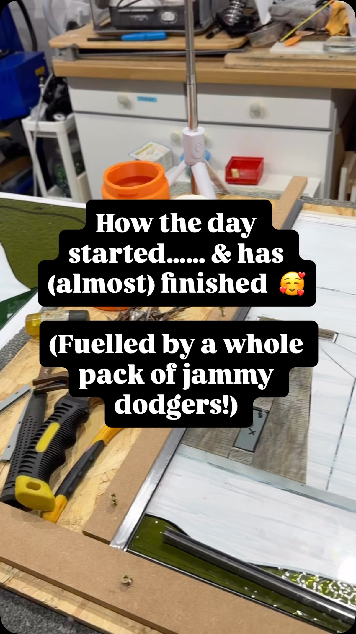 Despite starting the day with a power cut, the kiln gods had smiled and it has been a very productive day of leading up!
For someone who doesn’t have the patience for jigsaws, this is bizarrely my favourite part of creating leadlight windows! Are you with me?
#Leadlight #stainedglassartist #ArchitecturalGlass #Design #Interiors #Colour #Bespoke #Commission #Unique #glasspainting #StainedGlass #GlassArt #lakedistrict #cumbria #Keswick #handmade #supportsmallbusiness #Bristol #AvonGorge #SuspensionBridge #brunel #BallonFiesta #HotAirBallon
@edenvalleyartisticnetwork @arts_cumbria @rheged_centre @cumbrialifemag @thecumbriaguide @shemeansbusinesscumbria @lakedistrictcumbria @thehappyherdwick @hare_hill_barn @the_makers_mill @creativeglassguild @make_it_at_market @ivymakersguild @contemporaryglasssociety @sgaa_hq