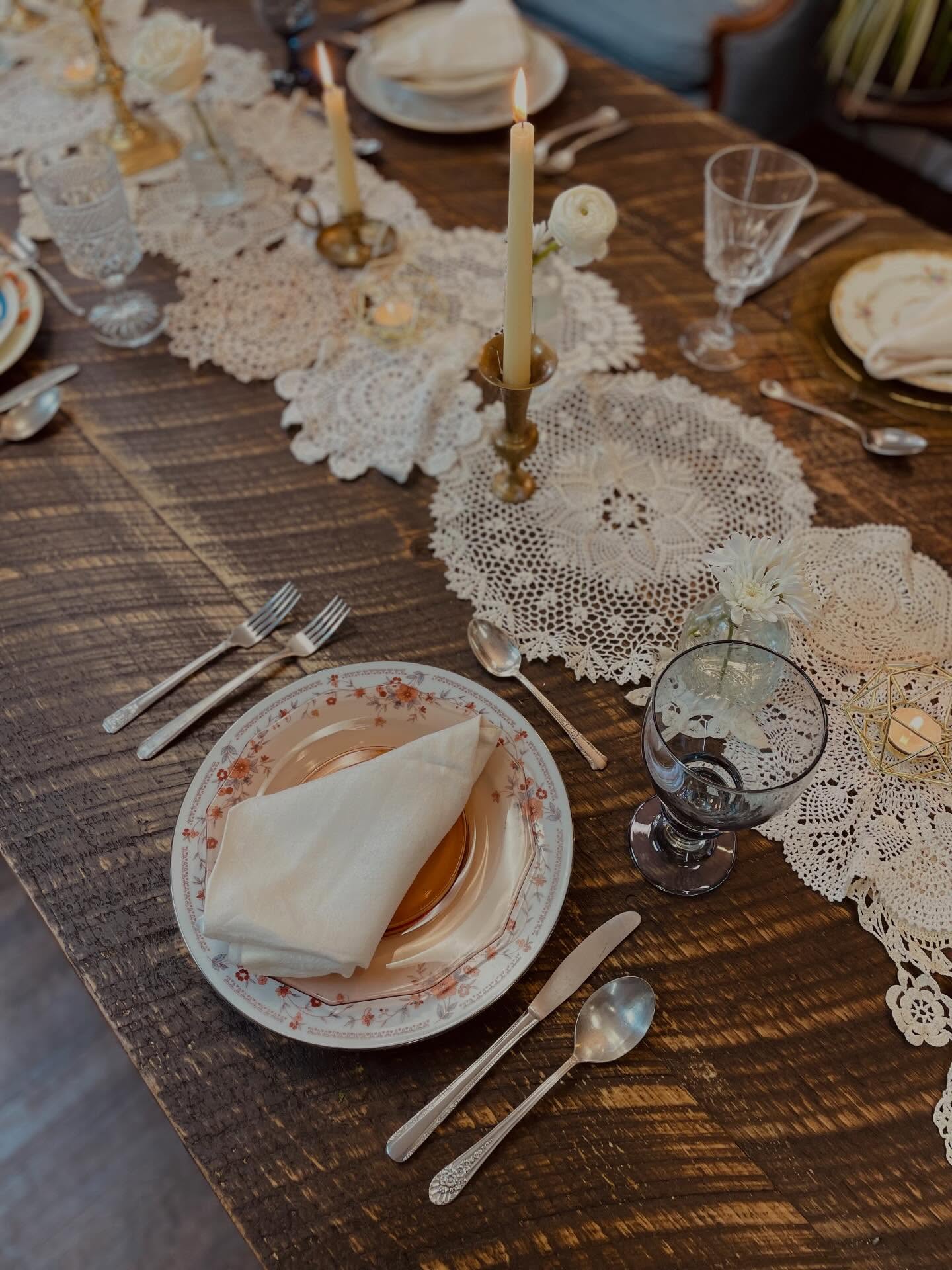 Let’s take a minute for the lace😍