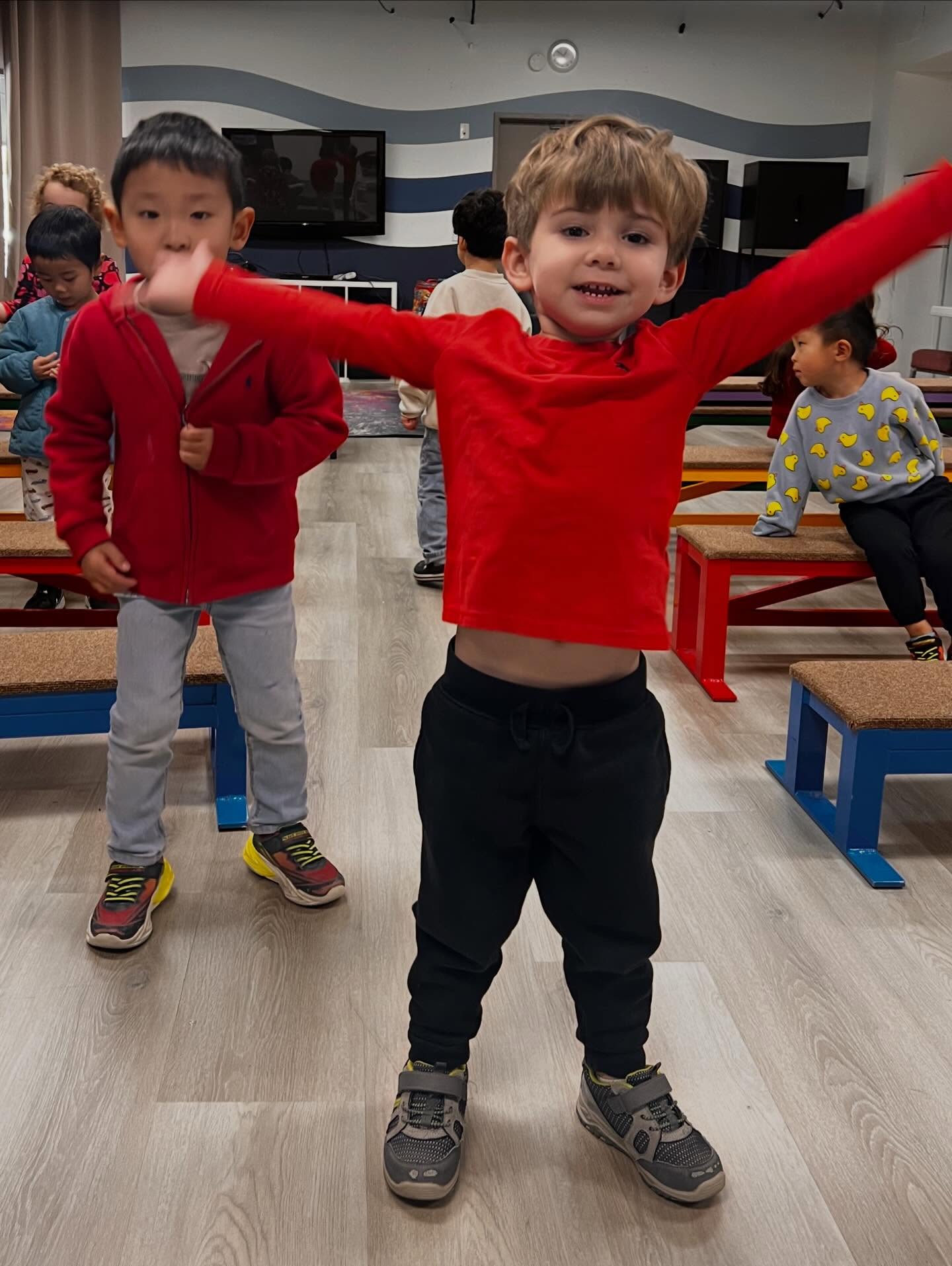 🎶 Music + movement = powerful learning 🎶
At Learning Lab, our chapel time is full of singing, dancing, and motions—because young children learn best when their bodies are involved 💃🕺
Movement supports:
✨ self-regulation
✨ coordination & motor development
✨ memory and language growth
✨ confidence and joyful expression
When kids move together, they’re not just having fun—they’re building focus, connection, and independence in ways that truly last.
This is early childhood education in motion 💚
#LearningLabPreschool
#MusicAndMovement
#EarlyChildhoodEducation
#LearningThroughPlay
#WholeChildDevelopment
PreschoolLife
MovementMatters
PlayBasedLearning
SocialEmotionalLearning