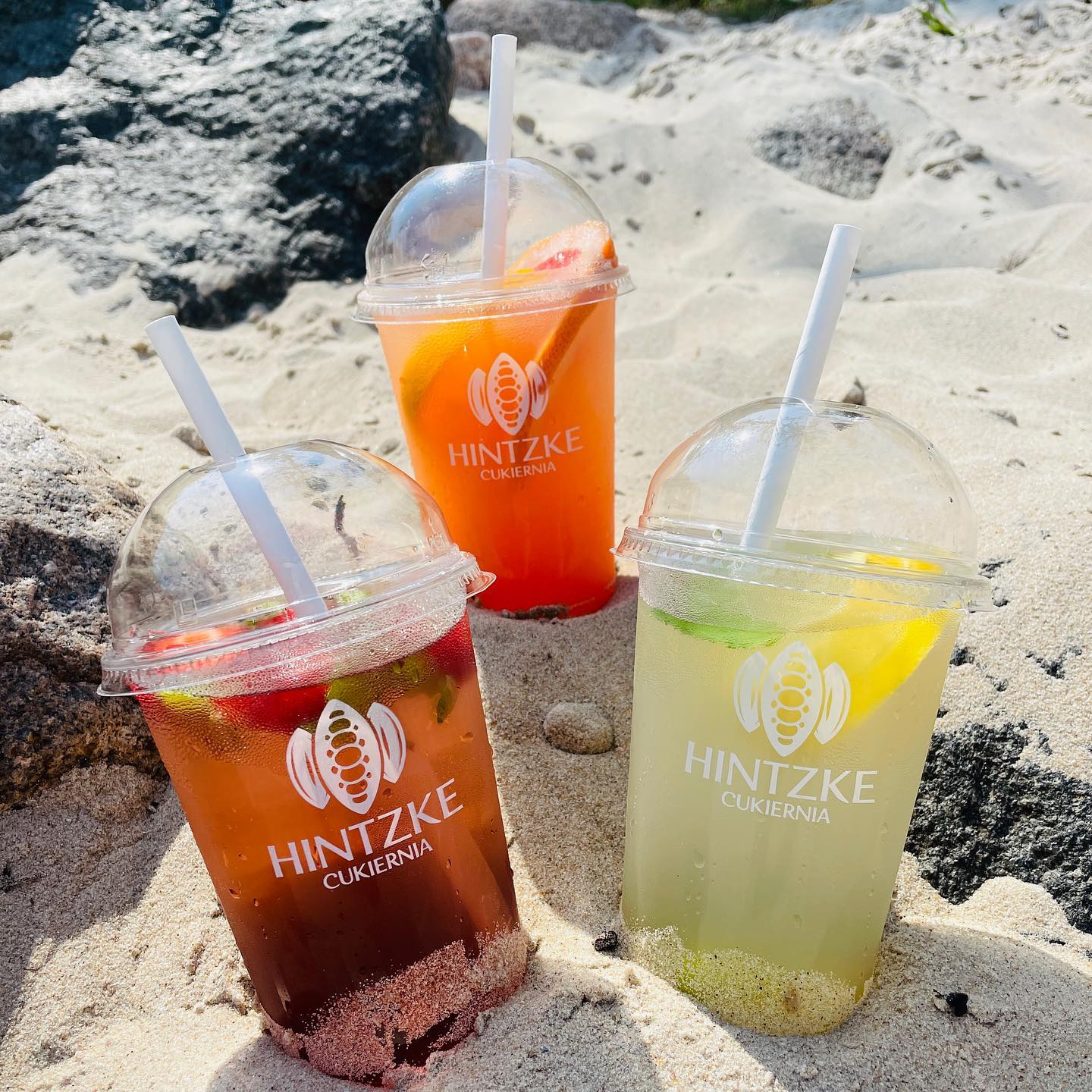🍓🍊🍋 Przedstawiamy nasze lemoniadowe TRIO 🍓🍊🍋
Idealne na plażowe dni ☀️💦
#cukierniahintzke#lemoniada#lemonade#plaża#plaza#chłapowo#jastarnia#władysławowo#chlapowo#wladyslawowo#puck#reda#wakacje2021