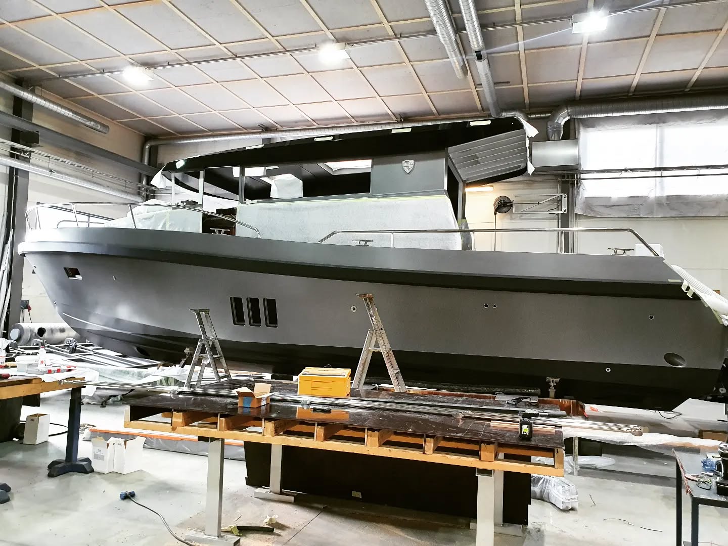 - C U S T O M M A D E -
- that is what we like 👌
- Brizo Yachts BY42 -
📸 @brizoyachts
#brizoyachts #brizo #aluminiumboat #aluminumyacht #fastyacht #volvopenta #mercurymarine #garmin #luxurytoys #luxuryyachts #monaco #cannes #mediterranlifestyle #bigtoys #bigboystoys #gentlemanschoice #gentlemansride #madeinfinland