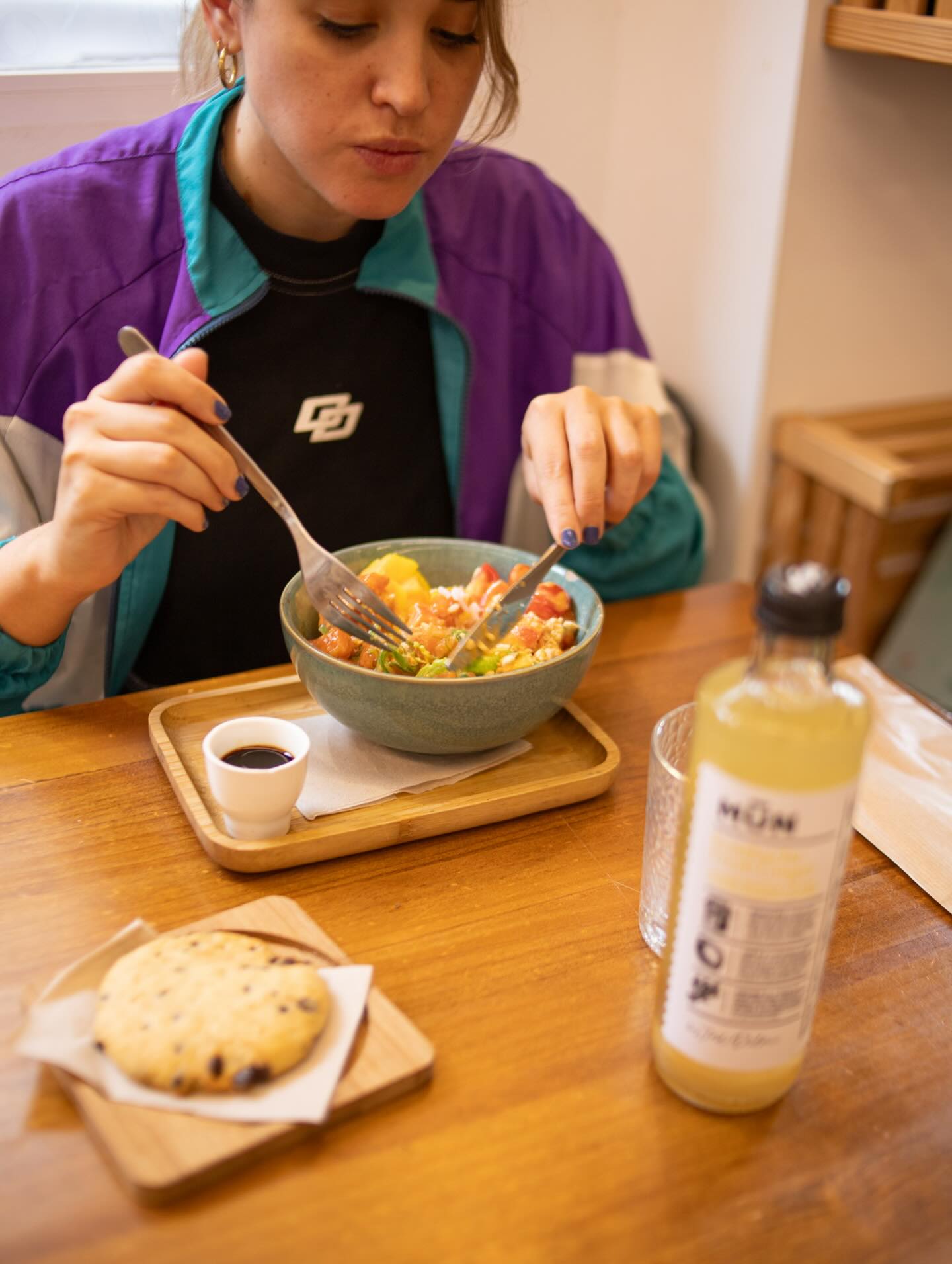 Día lluvioso, plan calentito 🤍
Hoy te esperamos en Maybean con nuestro Lunch combo saludable: rico, reconfortante y sin culpas.
Refúgiate de la lluvia y come bien 🌧️🥗
