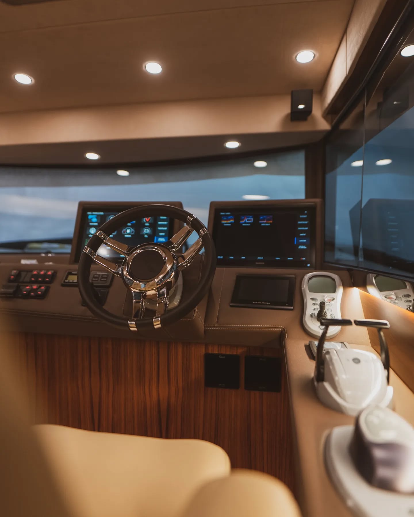 Brizo Yachts BY42
#brizoyachts #aluminumyachts #fastyacht #custommade #garmin #hamiltonjet #isotta #mediterranean #mediterraneansea #madeinfinland