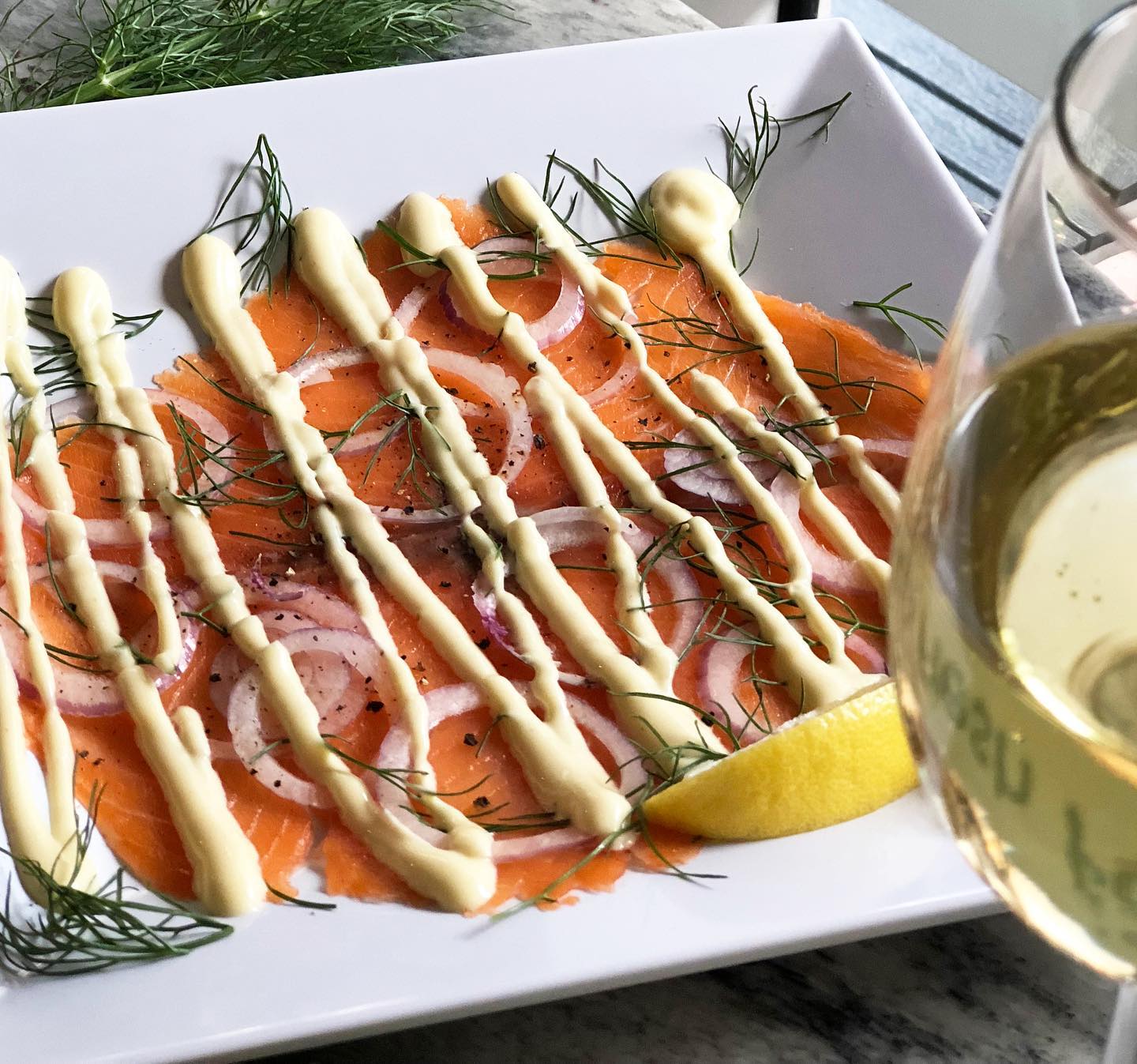 Get ready because Happy Hour starts now! 🤩 Stop by and enjoy the delicious appetizers and drinks we have for you! 🥂
•
•
•
-
•
•
•
#dorocaffe #doropizzabar #doromiami #downtownmiami #salmon #italianfood #cucina #tablas #salmonlover #authenticitalian #cucinaitaliana #delicious #bestitalianfood #brickell #salmonelover #miamilifesyle #carpacciofavorite #downtownmiamifoodie #enjoyappetizers #buonappetito #carpacciodisalmone #tasty #foodporn #yummy #bayfrontpark #seafoodfoodie #foodiegram #delightful #smokedsalmone