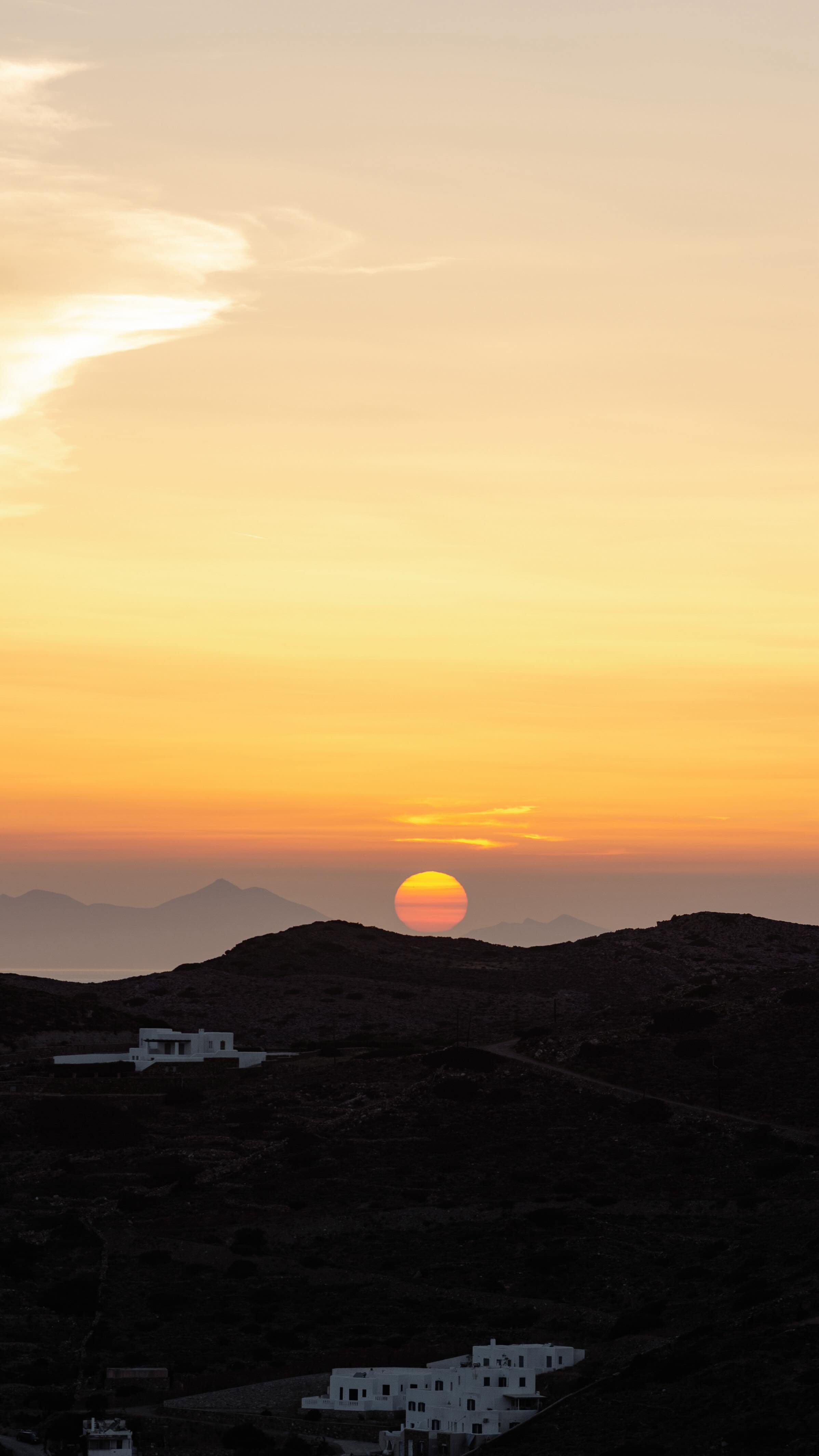Turns out, heaven has a colour palette
… and it lives in #iosisland 🎨💜✨
Happy October folks 💫
Credits to the one & only @sad__but___true