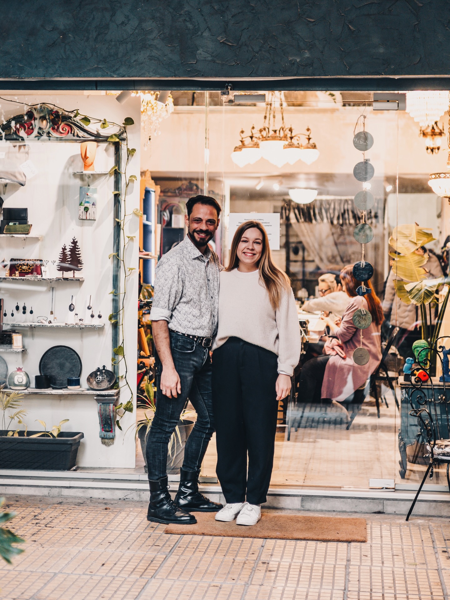 What a wonderful world it is when we can travel and share our passion for polymer clay. 🧡
Thank you for two spectacular days in Athens, where we got to meet so many wonderful Greek artists and attendees.
@piloforizo did a wonderful job with the organization, and we are thankful that we could hold this class in his beautiful concept store in the city centre. 🎉
During the two day class, we talked about many techniques and approaches to working with clay, and about building the construction and individual parts of the beetle brooches. In the end, everyone finished their piece in own unique variation. 👏🏻
Thank you! 🌿 Until next time!