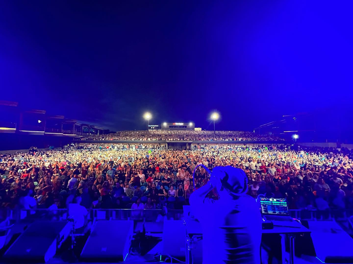 Exactly where I’m supposed to be. Thank you to everyone involved in helping me get here. What an amazing night, loved the energy from this crowd. What’s next? #DJKaos #TheRoster #Pitbull #CantStopUsNow #Tour #globalization
📸: @kmclaughlin32