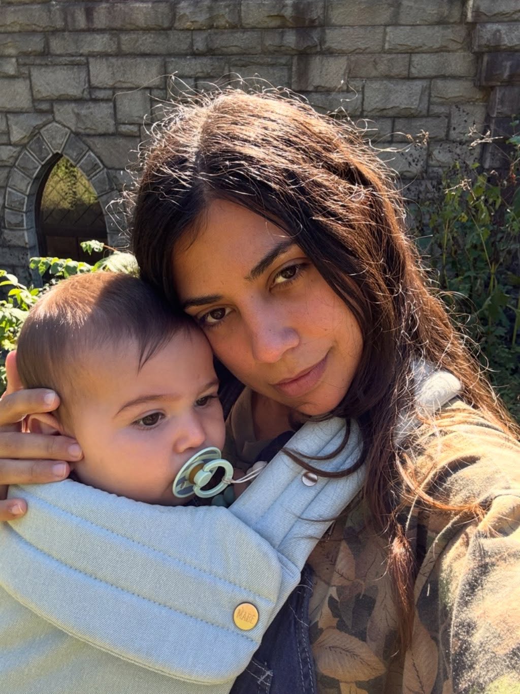 If there’s ever a time I’m not holding a baby, I’m doing readings after bedtime 🩵 or mopping up the floor under the high chair… or reading one sentence out of a book that’s way over my head then texting a picture of it immediately to my friend, or dancing with harmony to bad bunny or finding a binky she hid or apologizing or dreaming of building a spiritual retreat or a garden ontop of an intricate crystal grid while watching RHNY and @cominghomechannel NDE experiences on YouTube with a paranormal podcast playing in the background or blasting myself with every astrologer report ever and pulling multiple tarot spreads for my friends but also on whether we should go to the park that day while cooking every meal from scratch and setting up avant-garde art activities for my daughter and researching international visa reqs and writing my third poetry book. I can go on