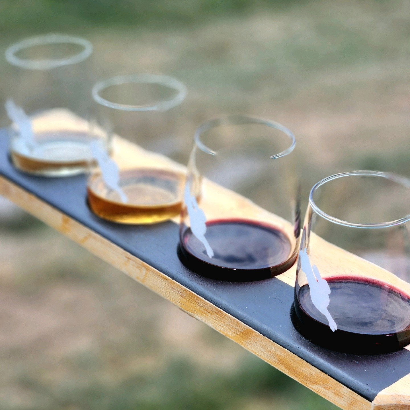 Summer days are meant for great wine and good company! Join us for wine tastings, available daily alongside our seasonal menu.