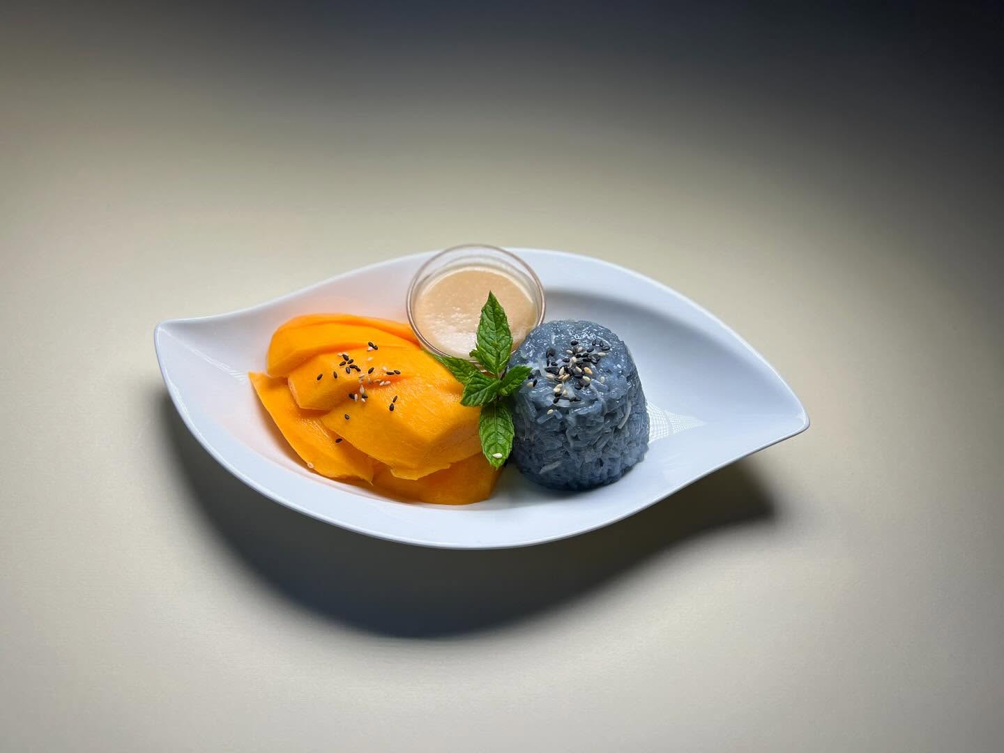 Mango-Klebreis (saisonal) bis September! #thaifood #streetfood #homemade #essencity #summer #sweet #fruit