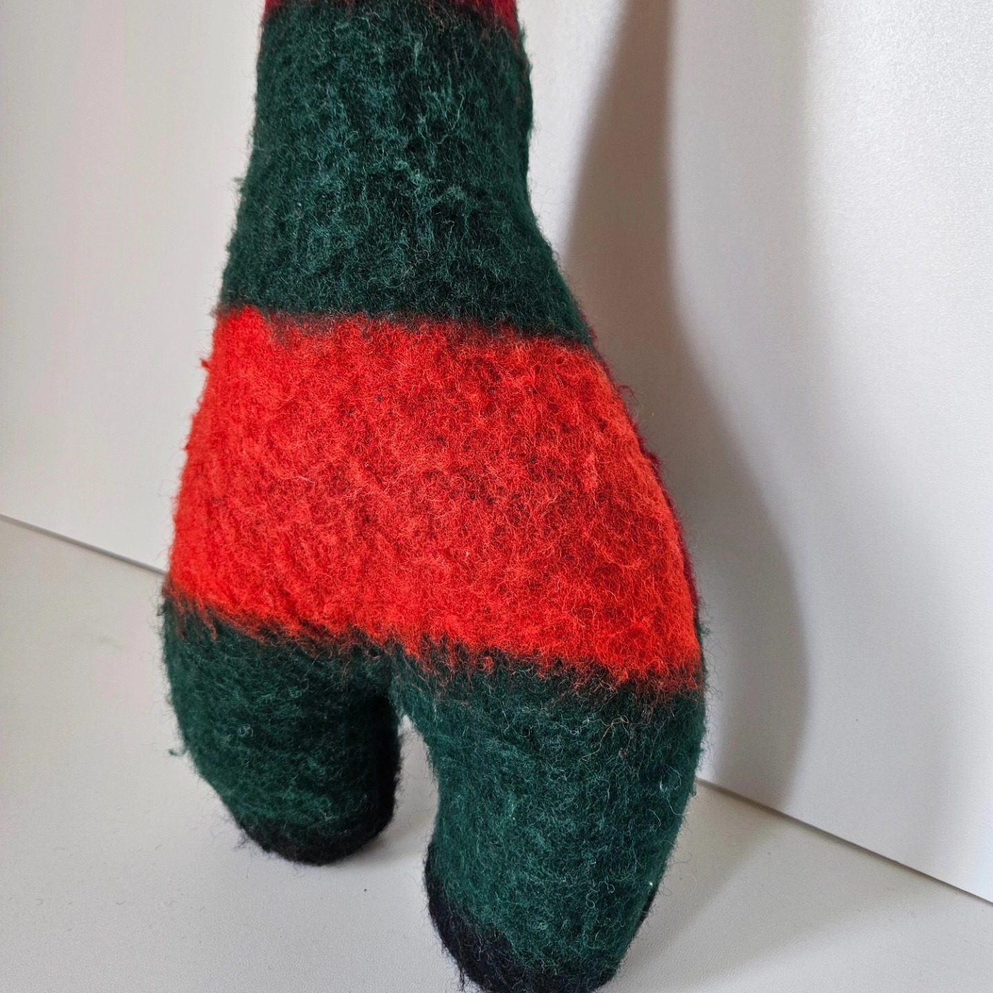 In love whit the vibarant colors! Handmade giraffe.