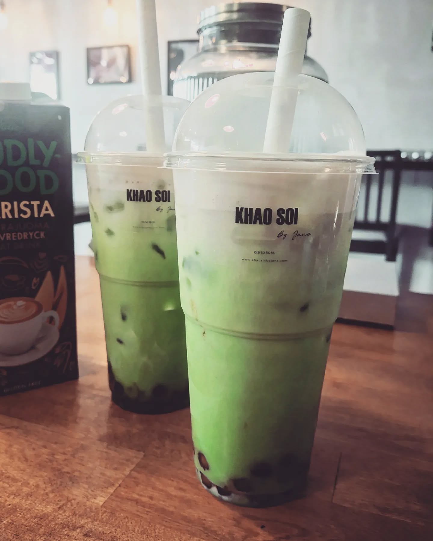 Vegan (Plantbase and Lactose free) Matcha green tea Boba :)
#boba #bubbletea #cafe #thairestaurant #thaimat #asiansk #drink #milktea #tapioca #khaosoi #khaosoibyjane #uppsala