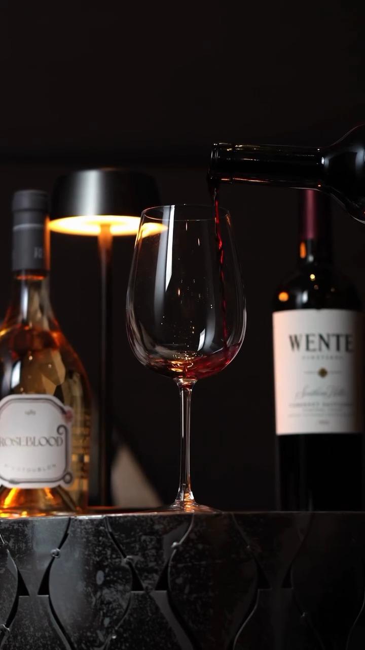 A slow pour. A deep red.
Some evenings are meant to linger a little longer.
Wine nights, done right at Bombay Chopsticks.
Bombay Chopsticks, Wente Vineyards, The Wimpy's Wrath
#WinePour #RedWineMoments #EveningRituals #FoodAndWine #RestaurantVibes #CanadianDining #bombaychopstickscanada