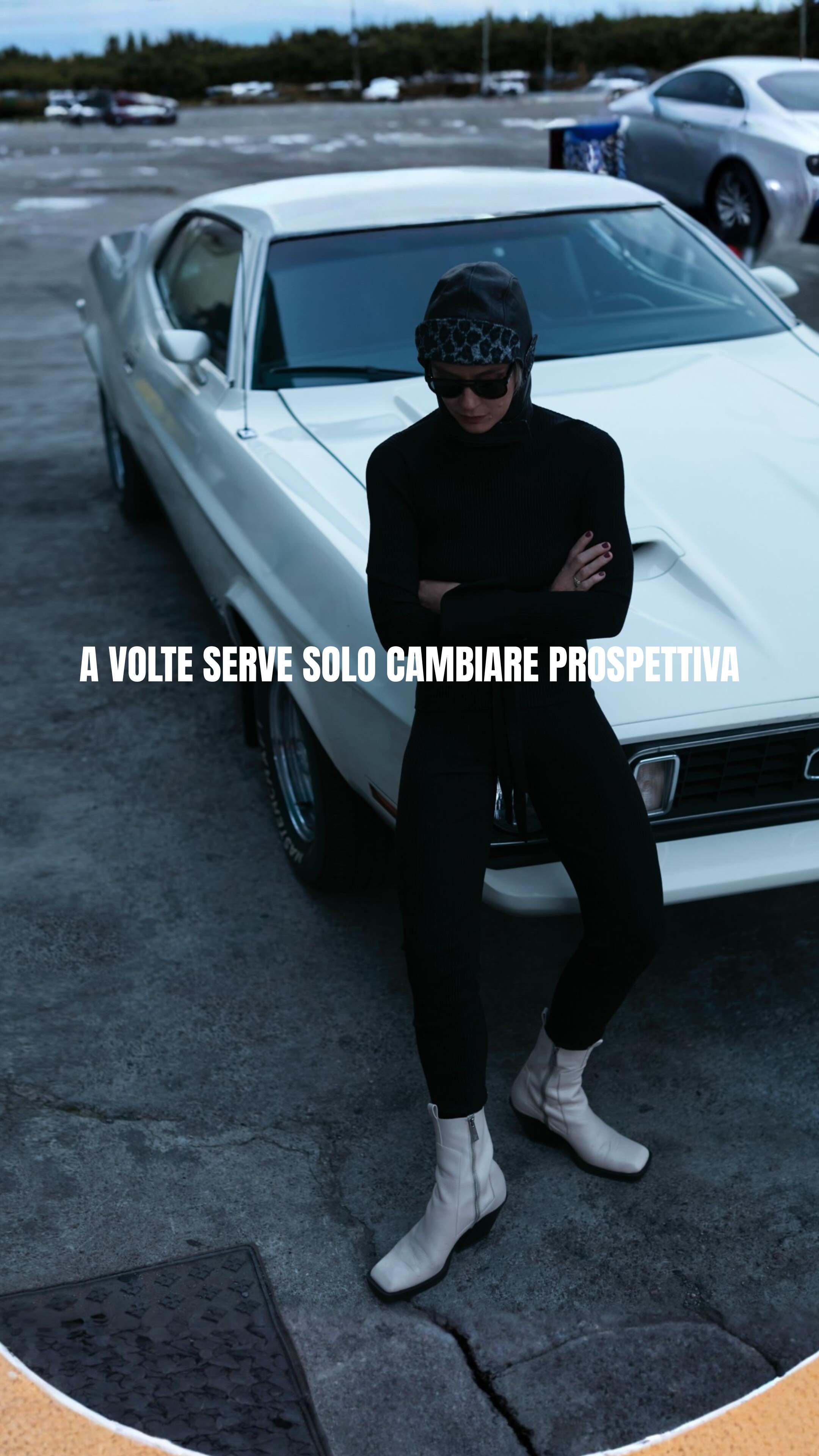 A volte non serve cambiare nulla.
Serve solo cambiare prospettiva.
📐 Quella che per qualcuno è una vecchia cornice trovata al mercatino, per altri è un pezzo d’epoca che esalta un’opera d’arte.
Così accade anche alle persone.
🦋 Quando trovano il contesto giusto,
la loro bellezza prende forma.
Ed è quello che succede nelle foto di ritratto e di personal branding 👉🏻 luce, atmosfera racconto e trasformano ciò che sei in ciò che viene percepito.
📸 Il tuo racconto aspetta il suo spazio.
Scrivimi in DM e ti spiego come funzionano i miei servizi!
📸 @jungle_kia
💫 Sulla copertina @luciadelpasqua
🚗 Questo racconto nasce da un post di Luciano Giovanni su Quora
❤️ Nel video incornicio una serigrafia, un regalo speciale di mia cugina, in una cornice vintage anni 70 trovata in un mercatino vintage. @hellcat78
#fotografiaemozionale #fotografiadipersonalbranding #ritrattifotografici