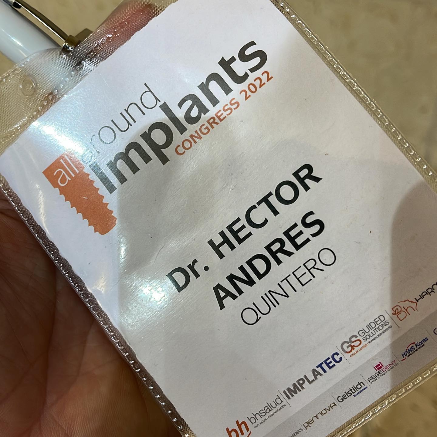 Aquí estamos presentes