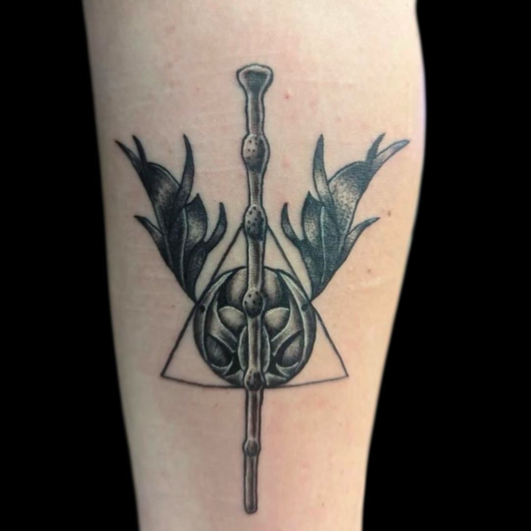 Just want to introduce the new apprentice @tattoos_bymatt to The Black Vatican Team. He will be apprenticing under @xavier.tattoos …… here’s a small tattoo he’s done recently. Feel free to call him Reginald