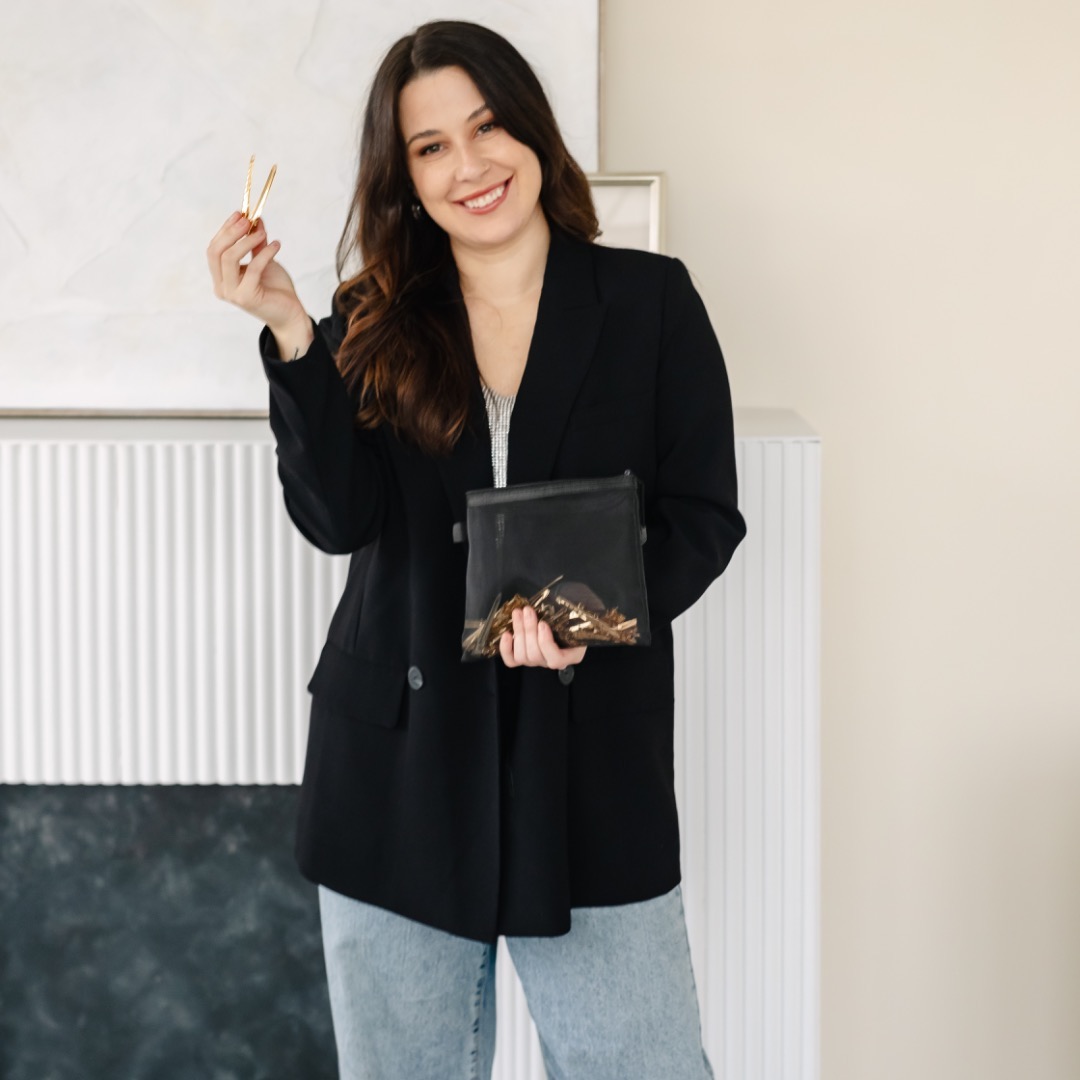 Hey there! I’m Jess ,a hairdresser with 15 years of experience, and I’m so excited to reconnect with you all! I’m half French and half Lebanese , a proud dog lover , country music enthusiast , and newly engaged to my better half 💍. Oh, and my favorite drink? Coke Zero, of course!
I’ve spent my career falling in love with all things hair – from lived-in colors to chic bobs and beautiful bridal looks. But honestly, what I love most is making someone feel special, whether it's through a fresh cut or a full makeover. The best part of my job? Meeting new people and getting to flex my creativity while designing a unique look just for them.
Quick pet peeve of mine: I hear it too often that dirty hair is better for color – trust me, it's not! Clean hair gives the best results every time.
Looking forward to sharing more with you all – let’s create some hair magic together! ✨