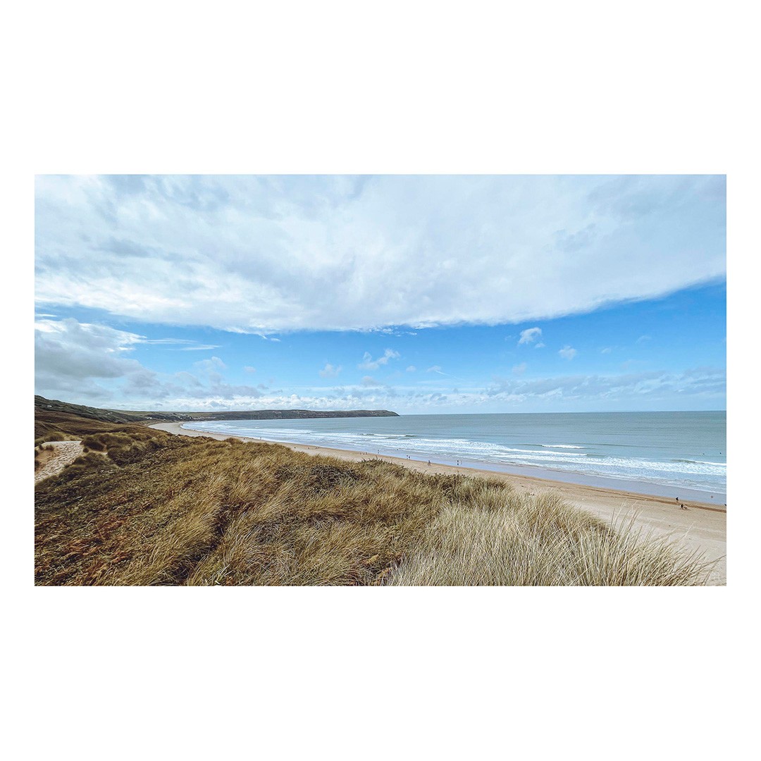 ...#northdevon #britishseaside #devon #beach #woolacombe #photography #landscapephotography #clouds #horizon #coast #placephotography #senseofplace